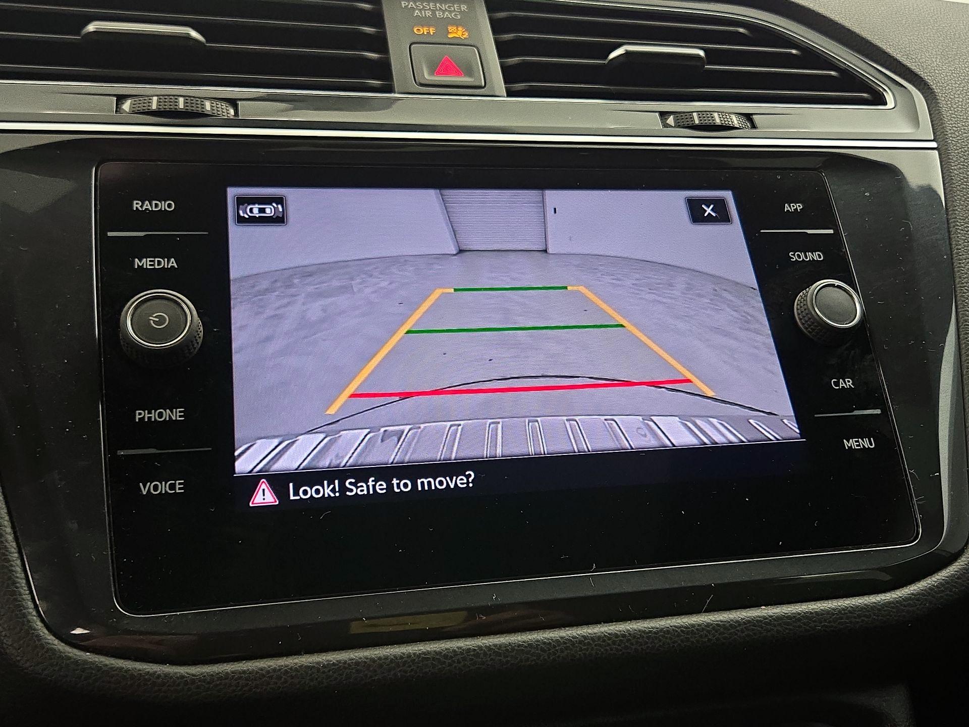 Thumbnail: 2022 Volkswagen Tiguan - 14