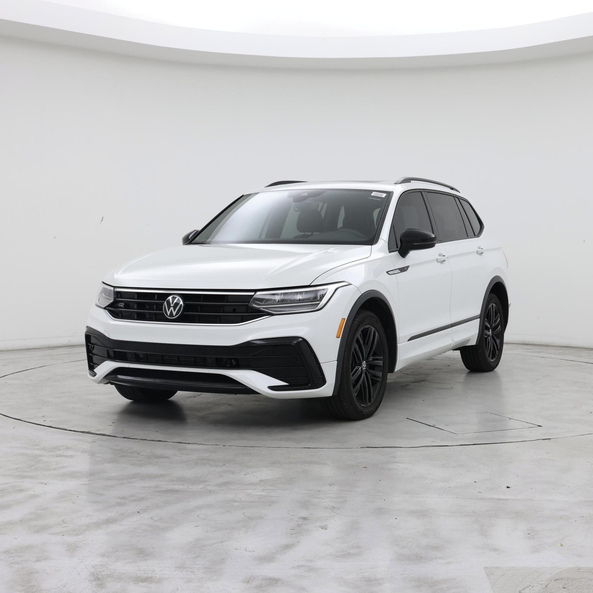 Thumbnail: 2022 Volkswagen Tiguan - 4
