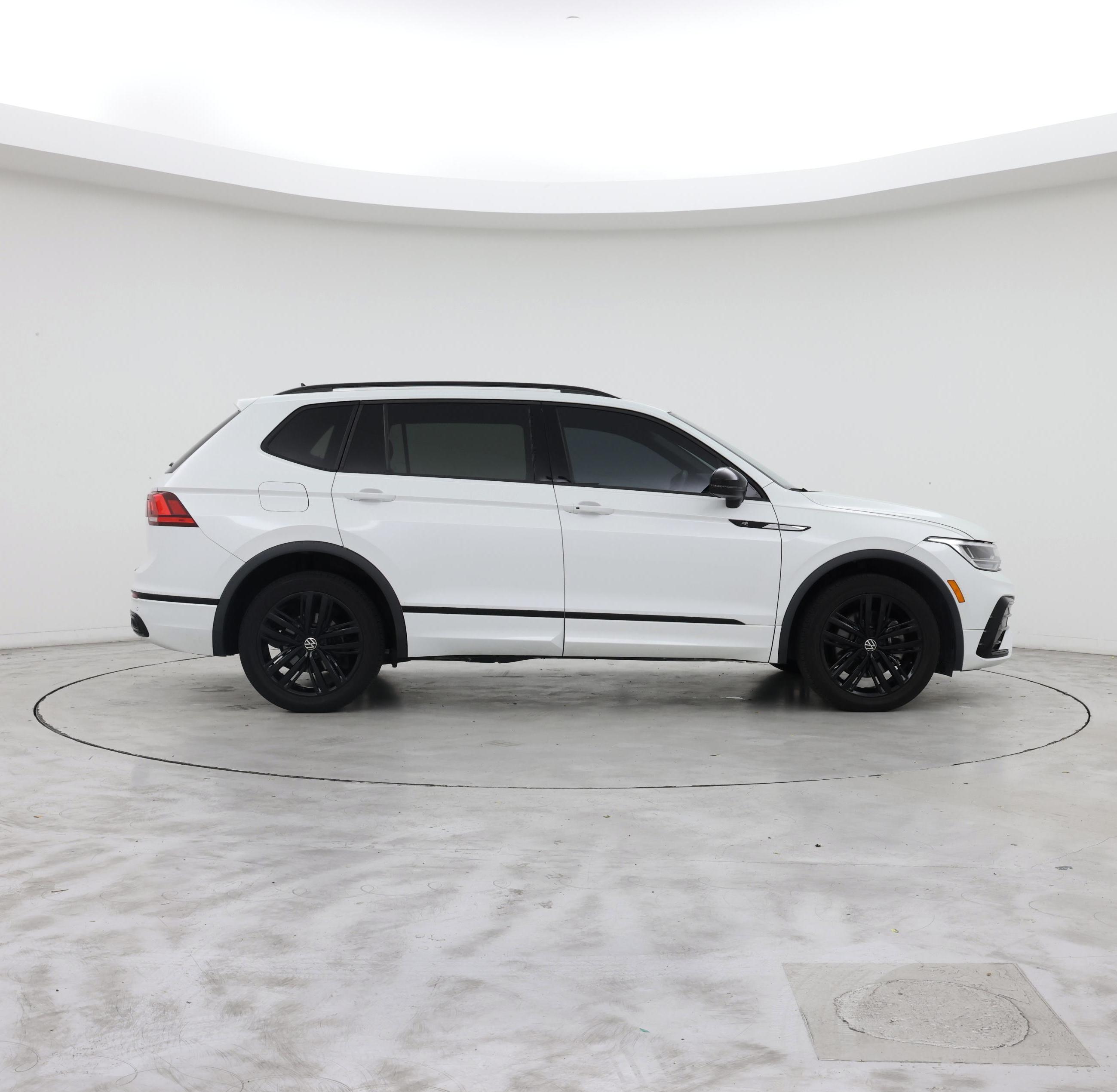 Thumbnail: 2022 Volkswagen Tiguan - 7