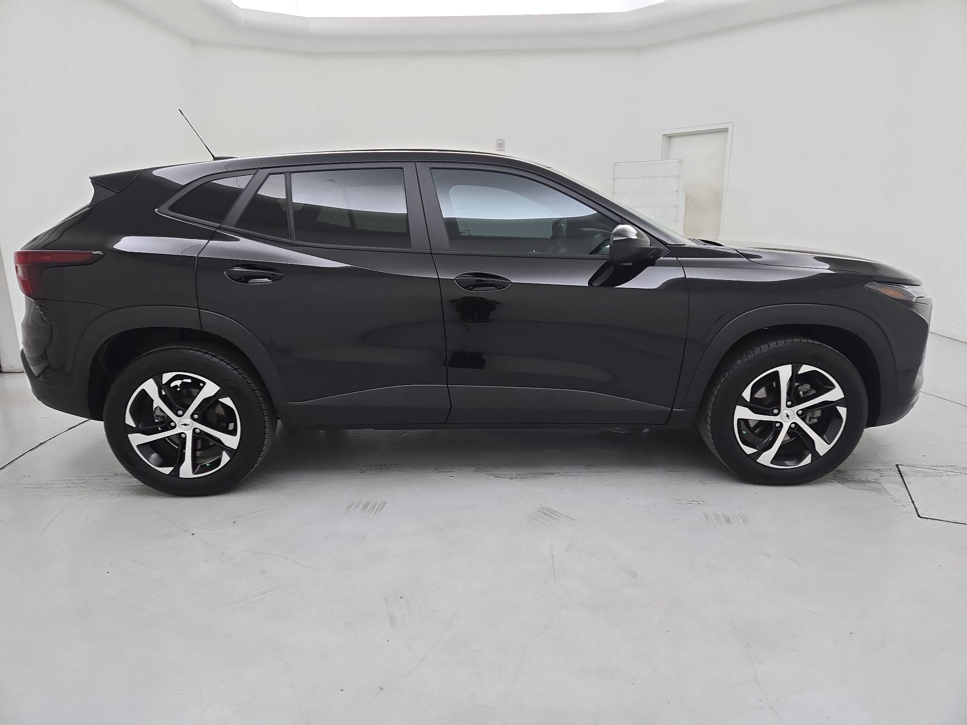 Thumbnail: 2025 Chevrolet Trax - 4
