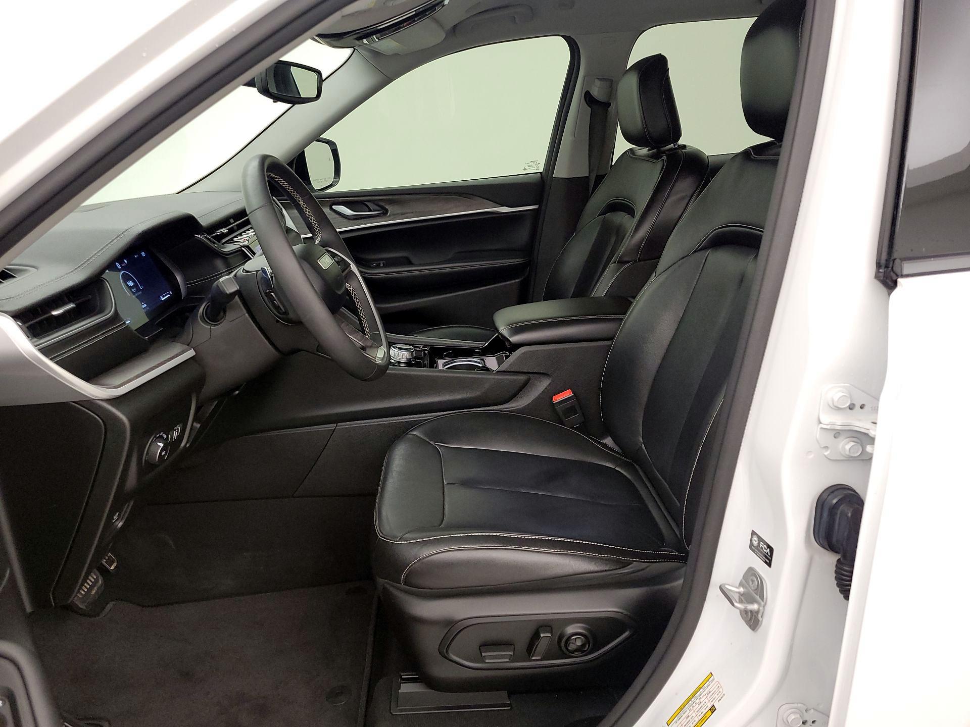 Thumbnail: 2023 Jeep Grand Cherokee - 11