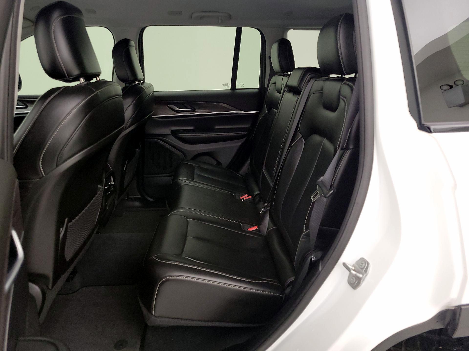 Thumbnail: 2023 Jeep Grand Cherokee - 20