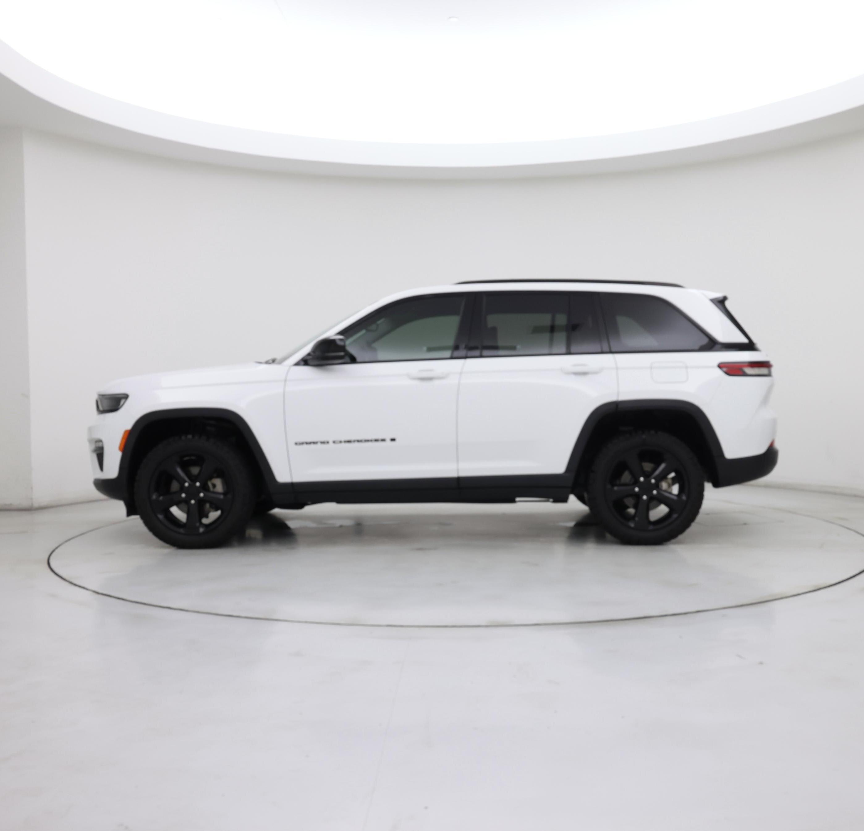 Thumbnail: 2023 Jeep Grand Cherokee - 3