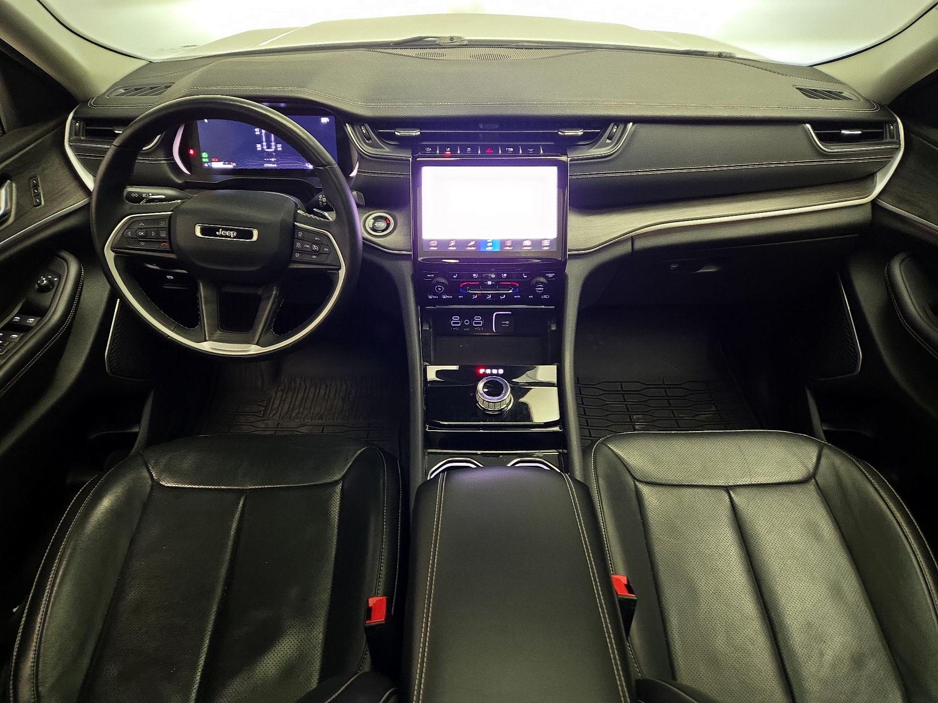 Thumbnail: 2022 Jeep Grand Cherokee - 9