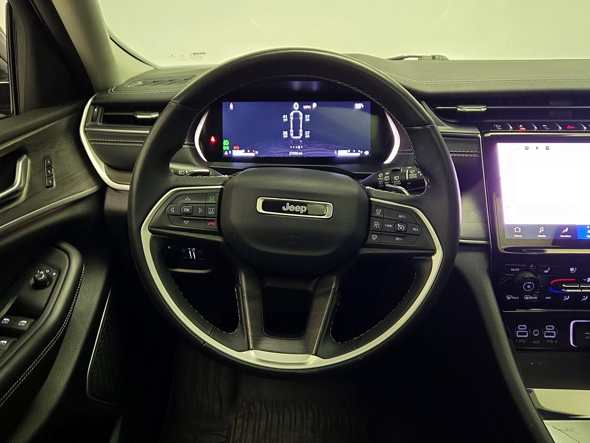 Thumbnail: 2022 Jeep Grand Cherokee - 10