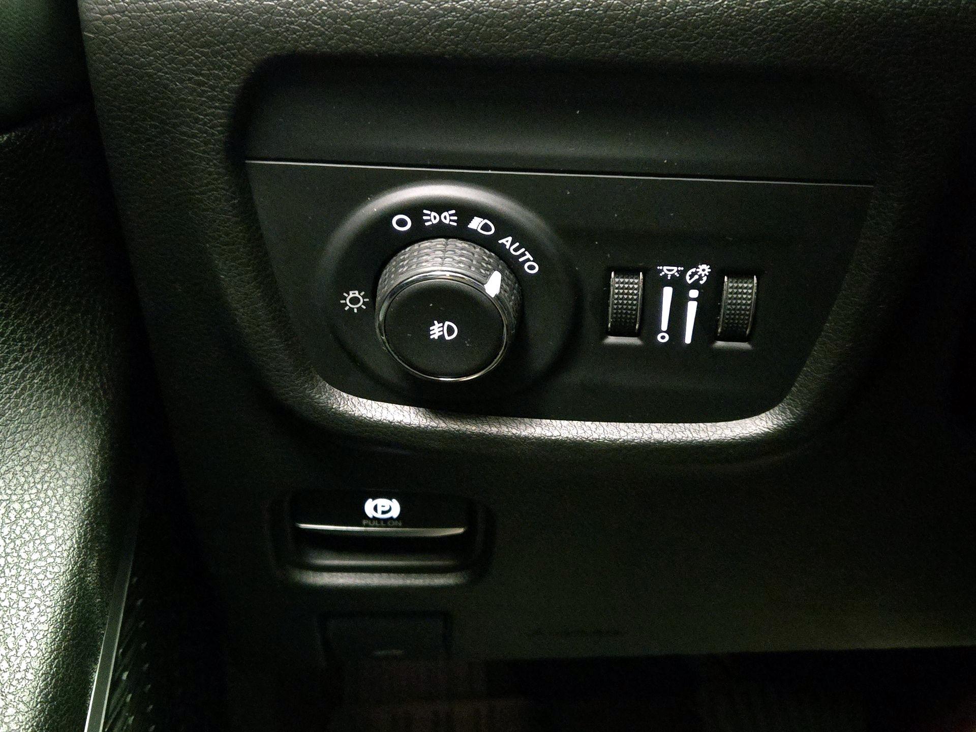 Thumbnail: 2022 Jeep Grand Cherokee - 13