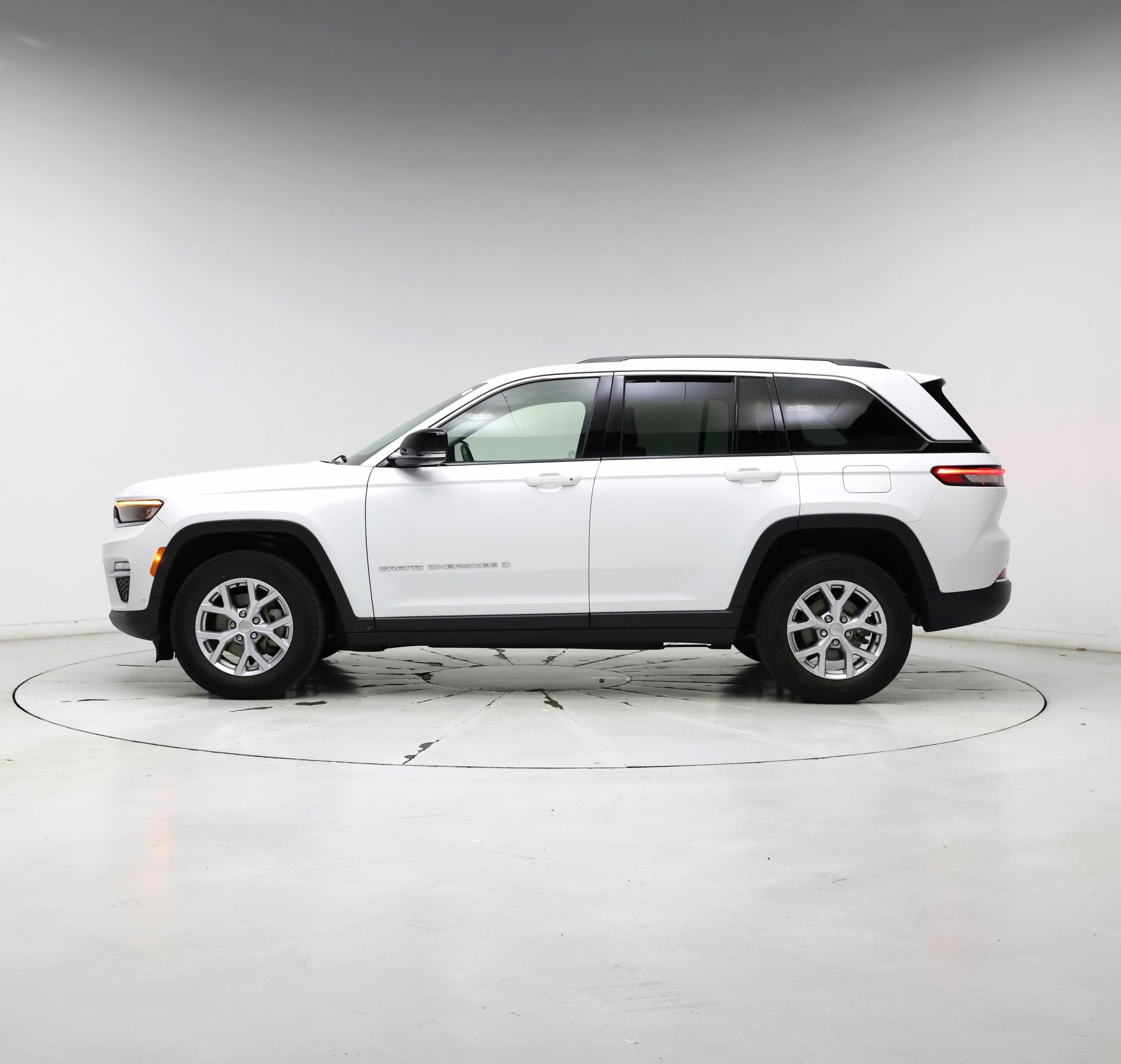 Thumbnail: 2022 Jeep Grand Cherokee - 3