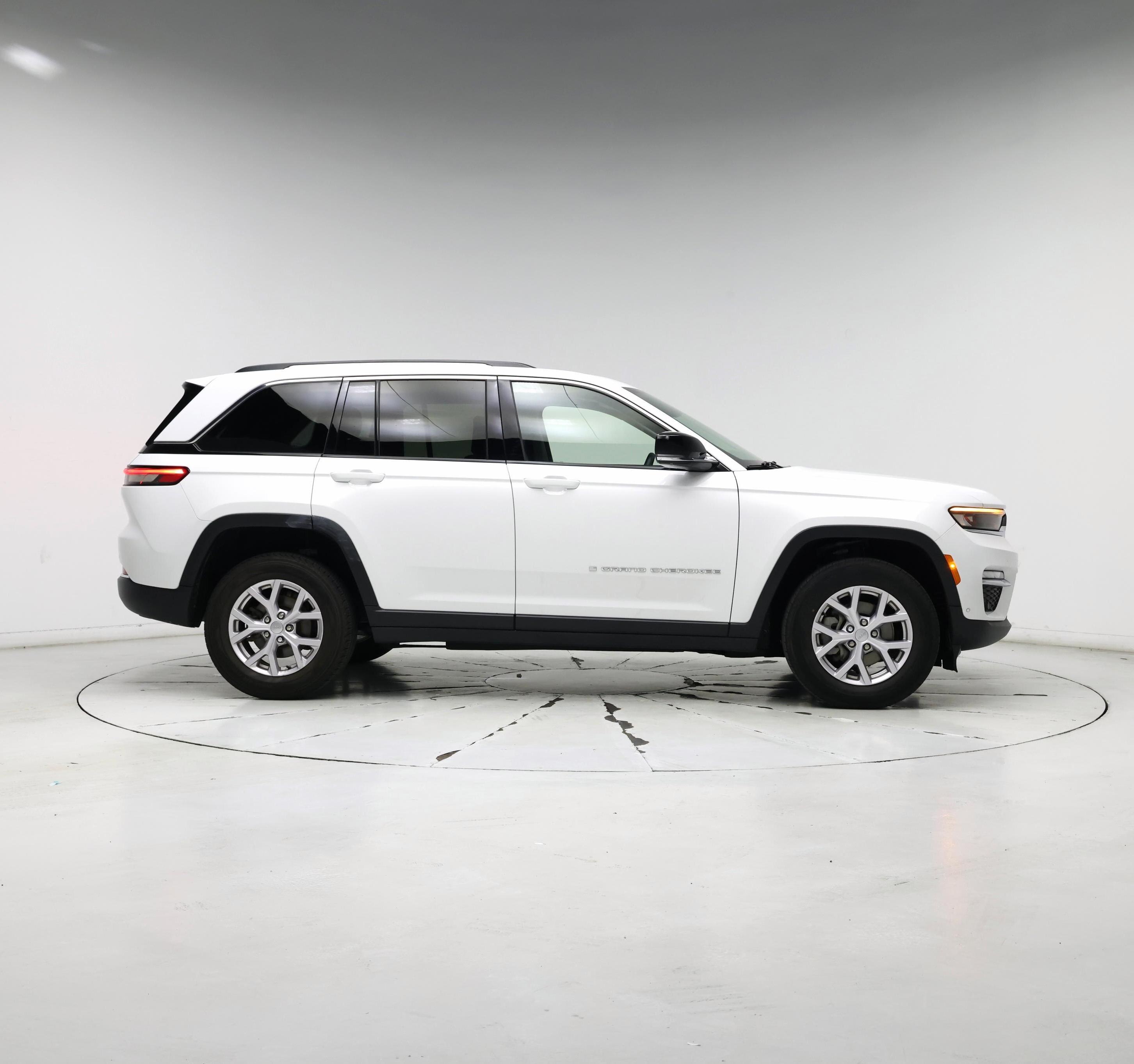 Thumbnail: 2022 Jeep Grand Cherokee - 7