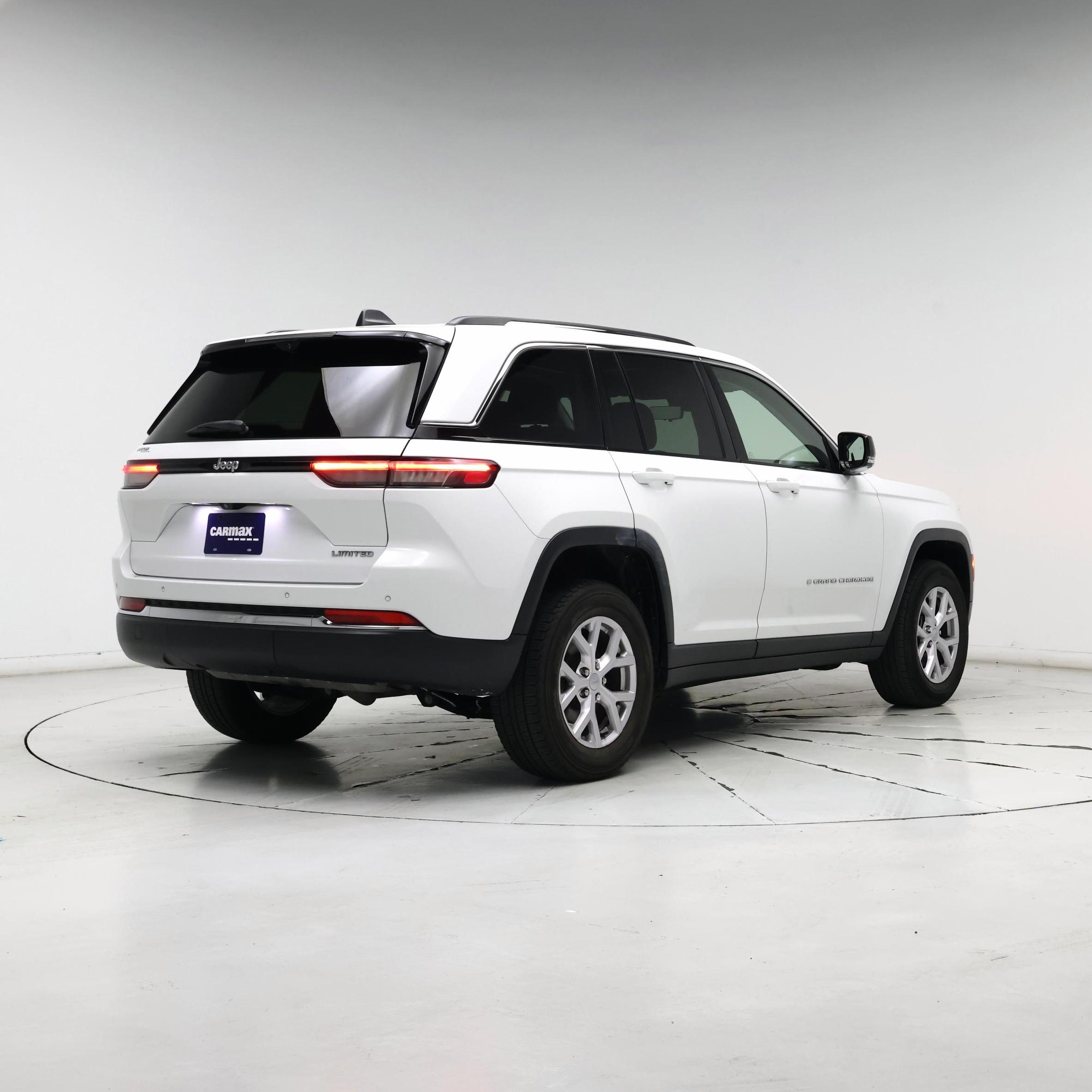 Thumbnail: 2022 Jeep Grand Cherokee - 8