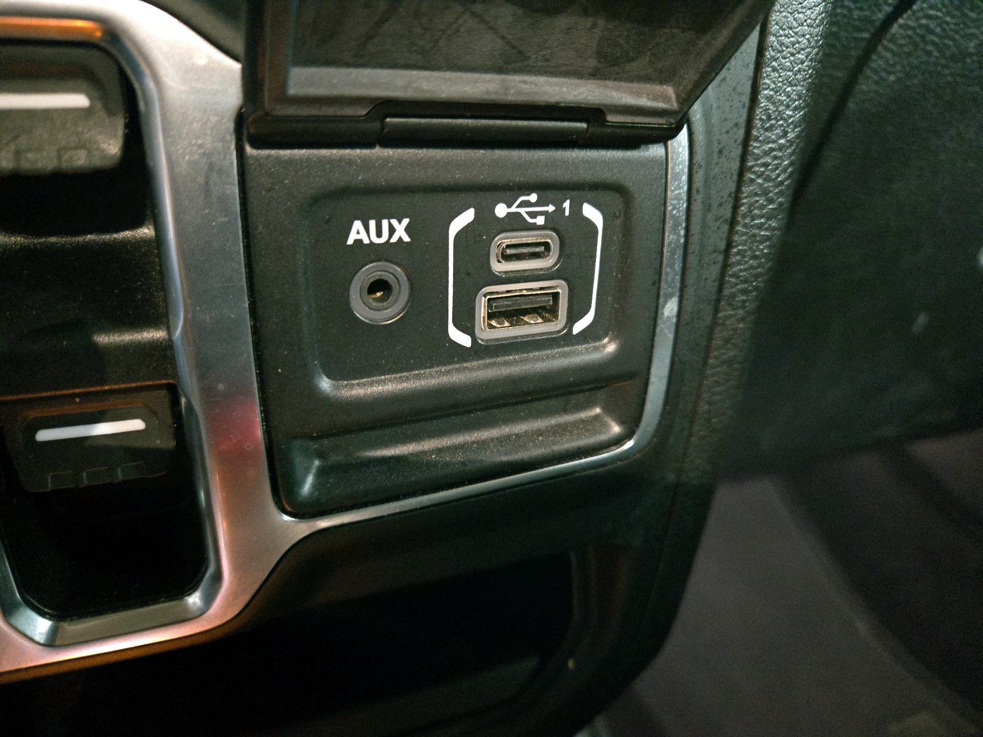 Thumbnail: 2021 Jeep Wrangler - 18