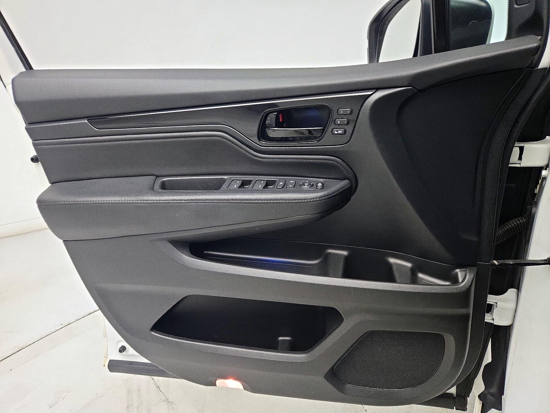 Thumbnail: 2022 Honda Odyssey - 12