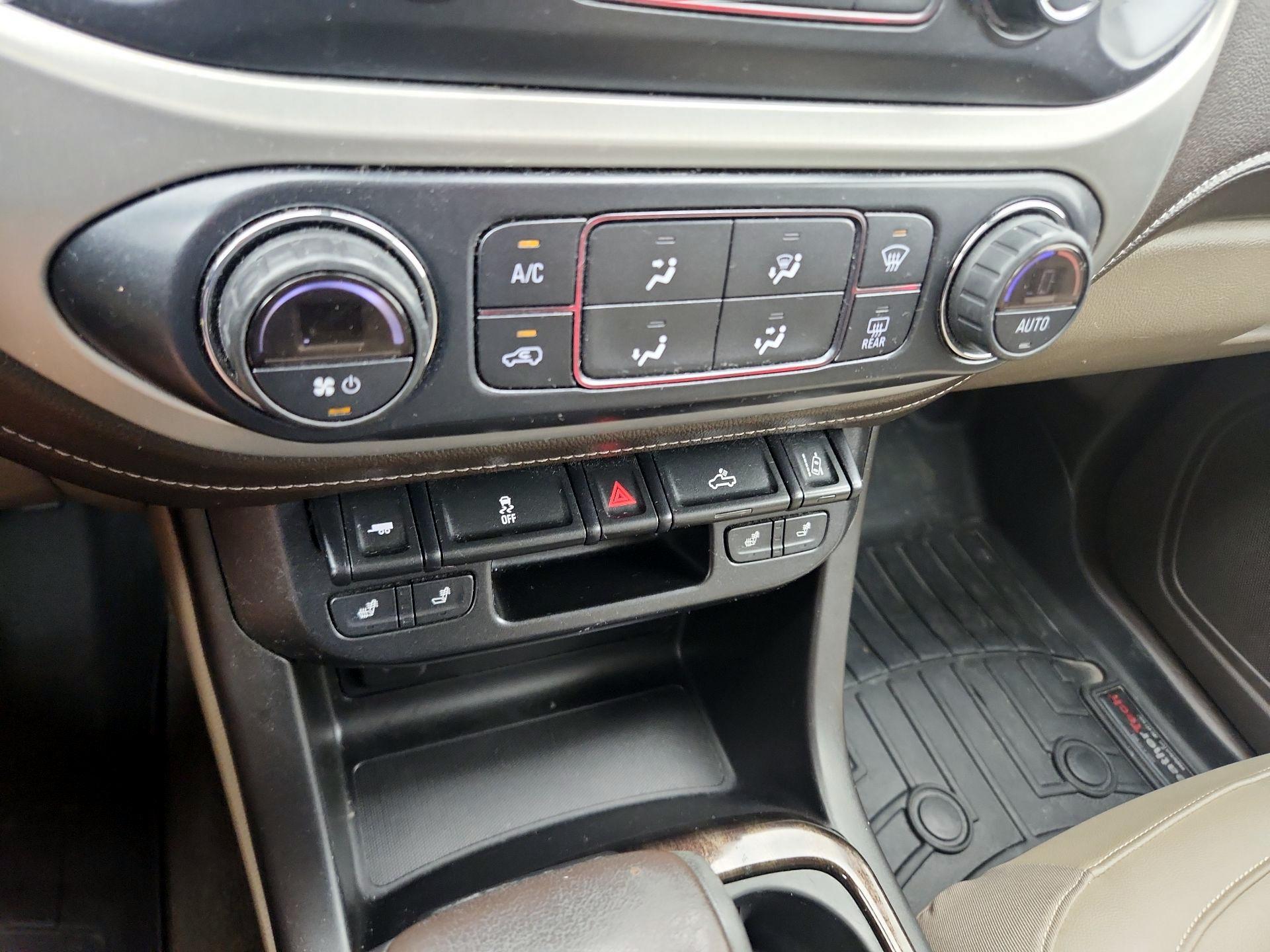 Thumbnail: 2016 GMC Canyon - 16