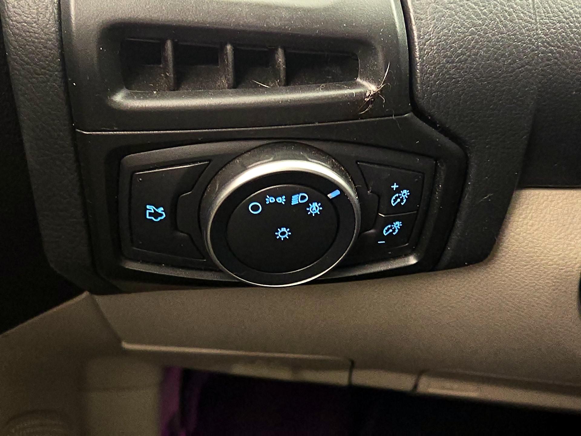 Thumbnail: 2017 Ford Focus - 13