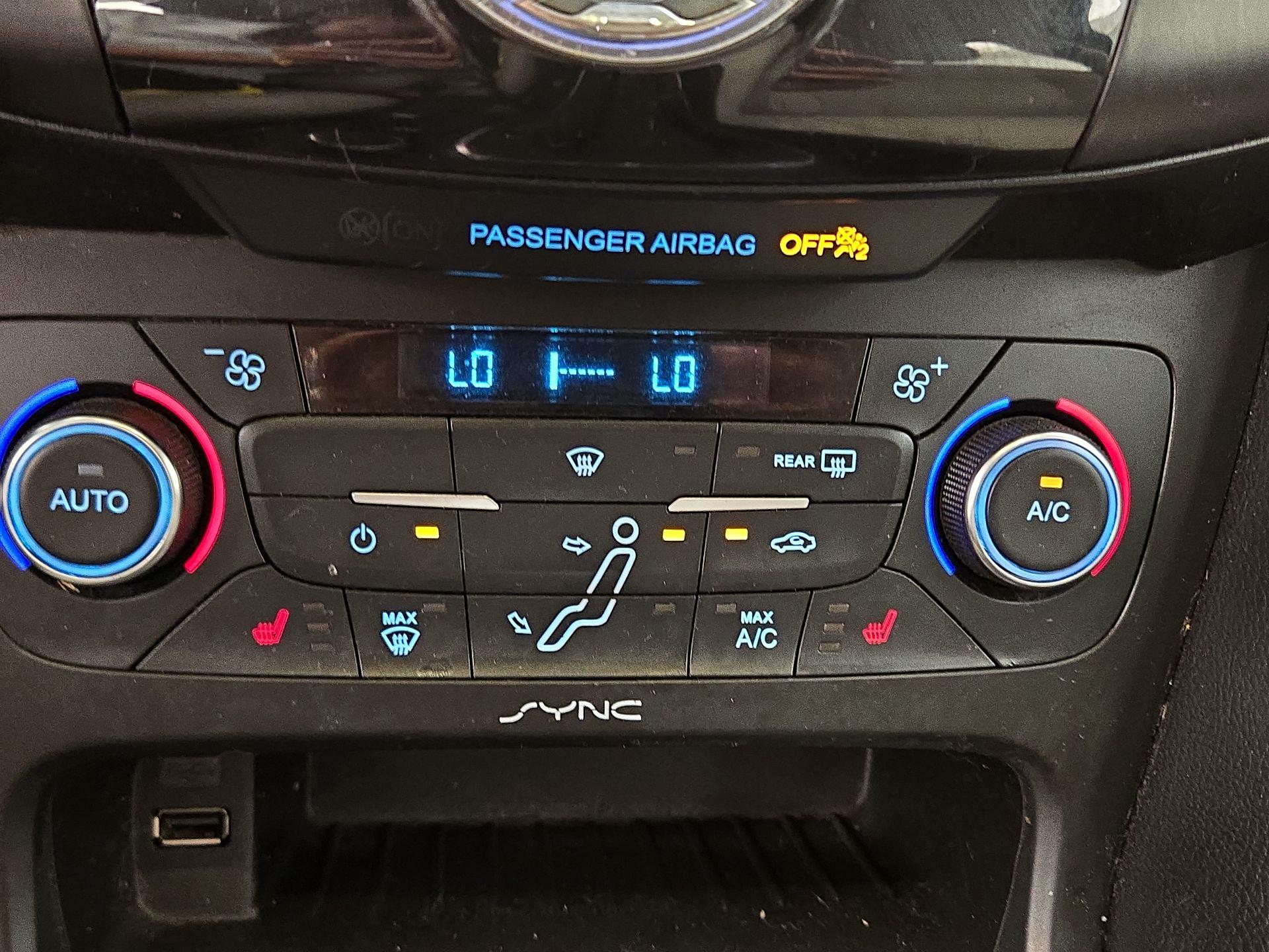 Thumbnail: 2017 Ford Focus - 17