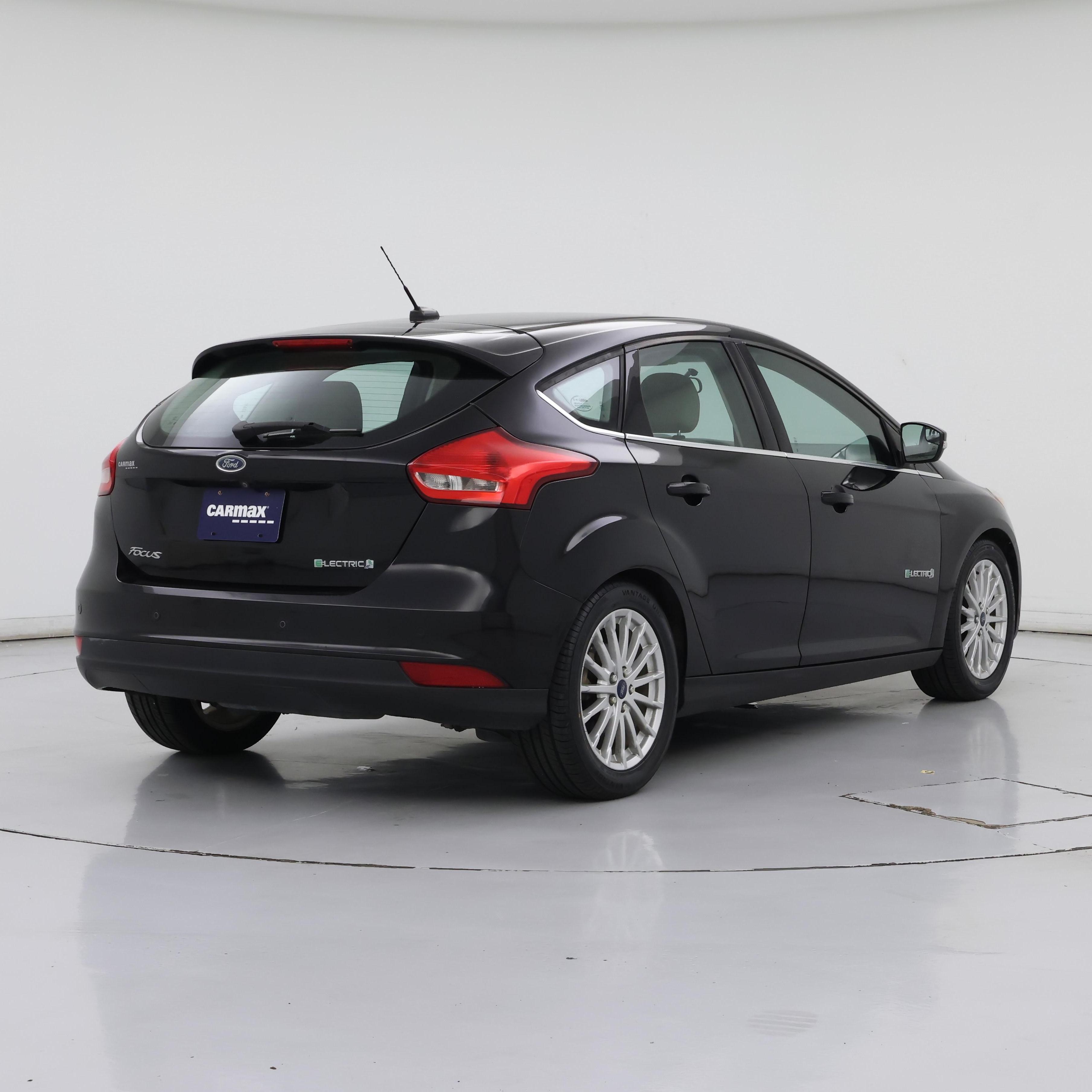 Thumbnail: 2017 Ford Focus - 8