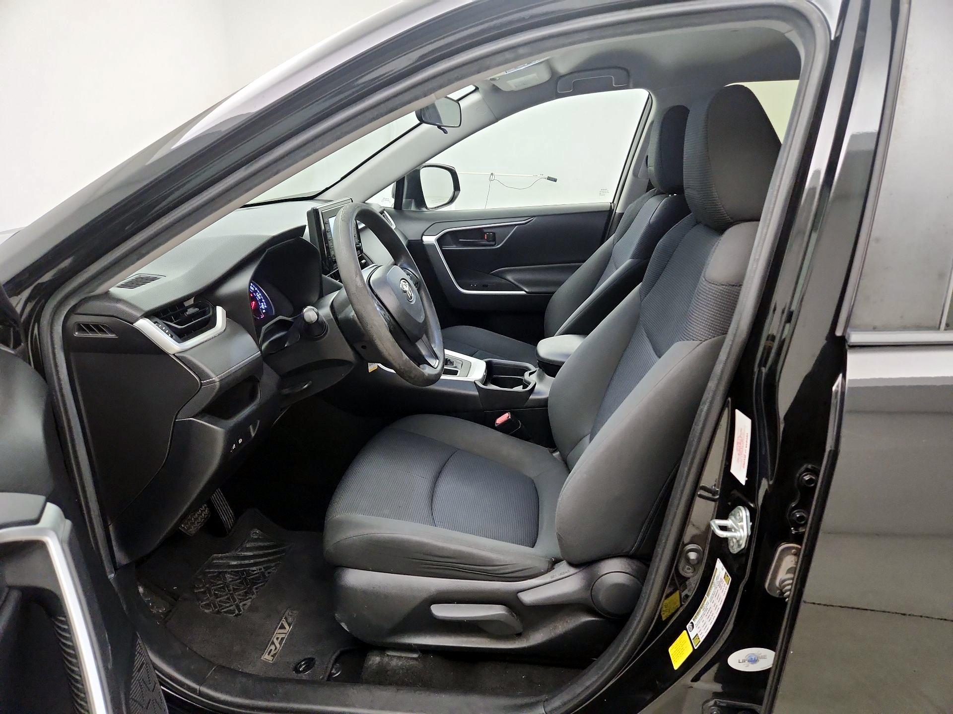 Thumbnail: 2019 Toyota RAV4 - 11