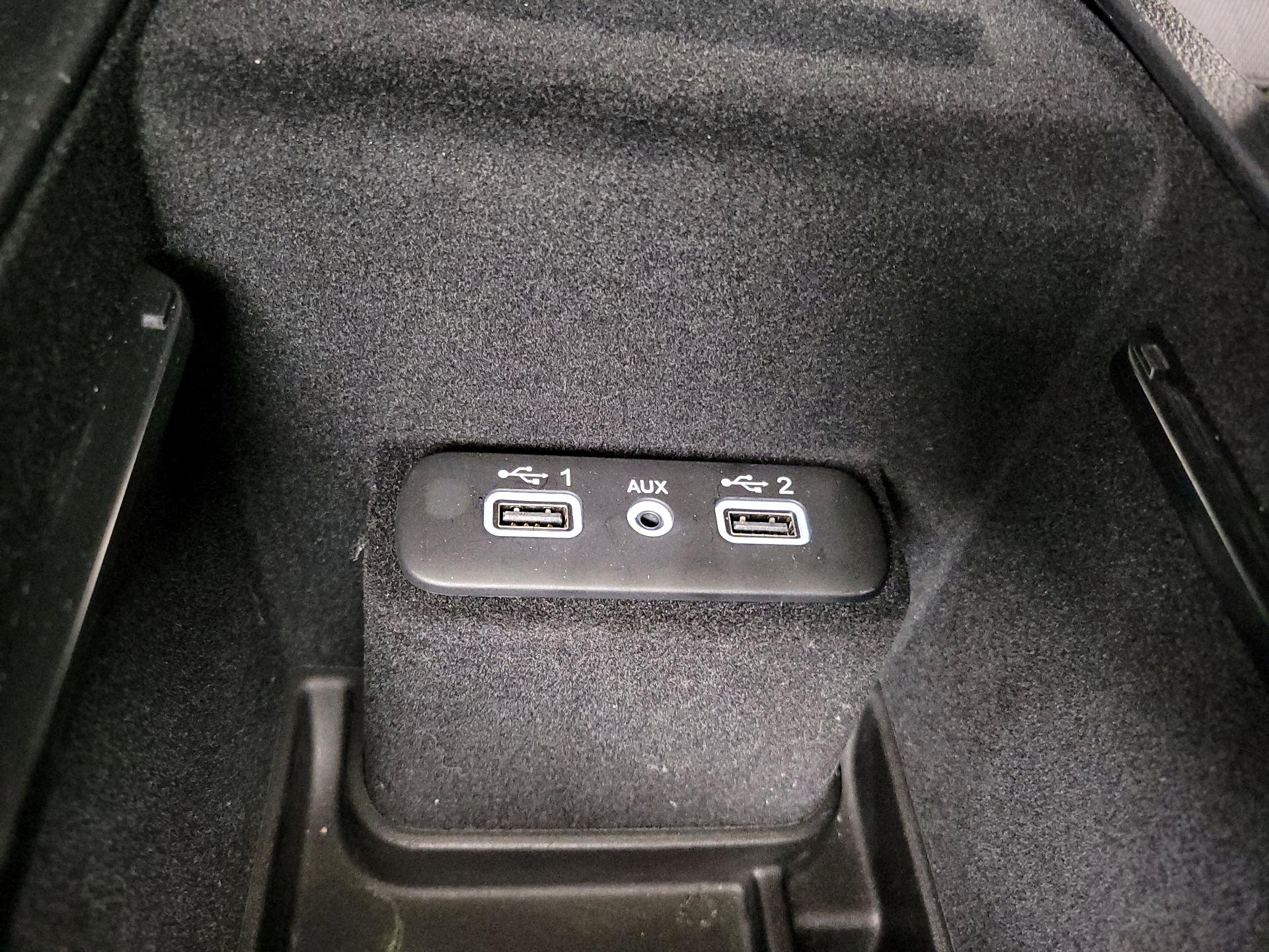 Thumbnail: 2020 Dodge Charger - 18