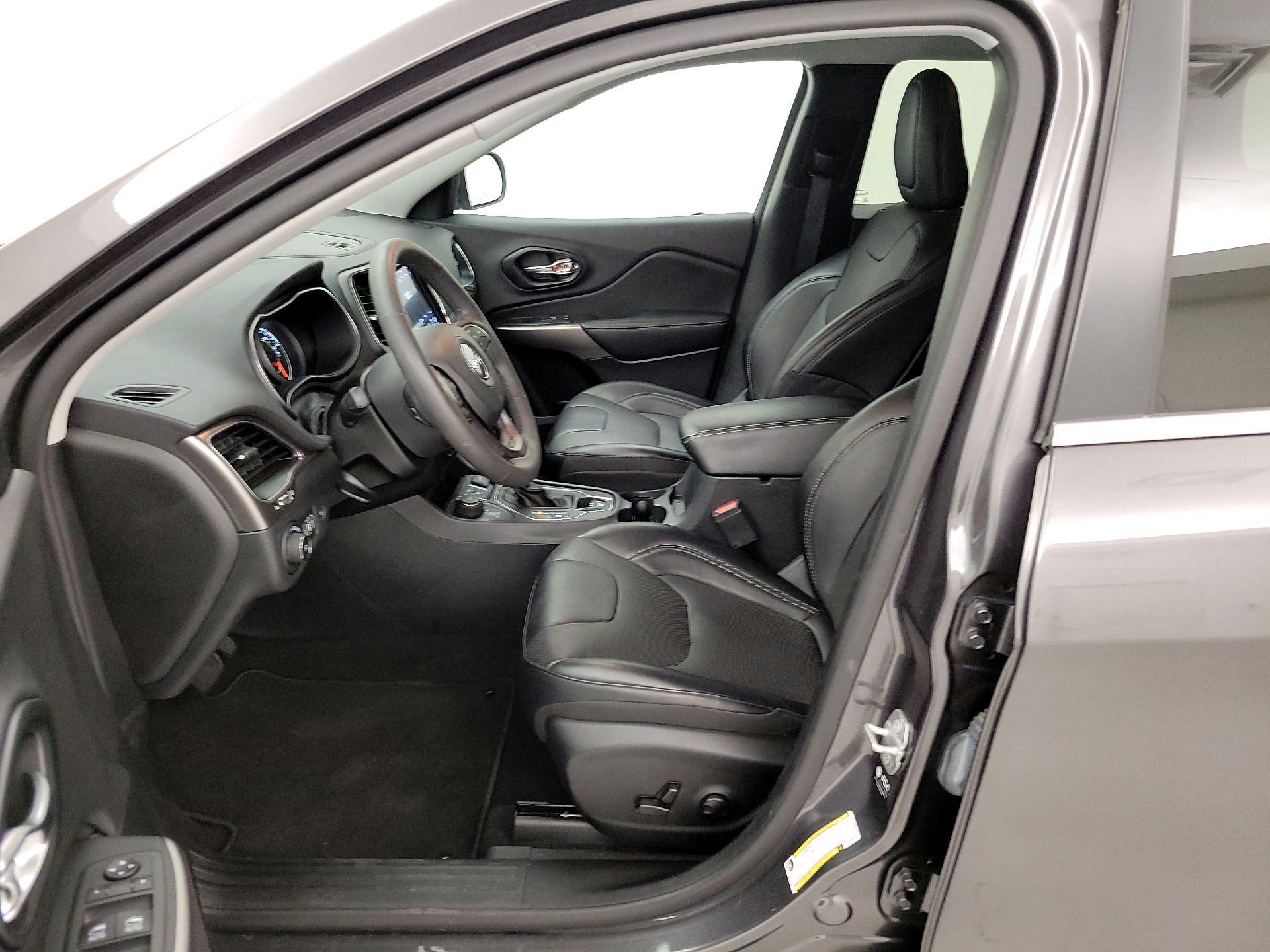 Thumbnail: 2022 Jeep Cherokee - 11