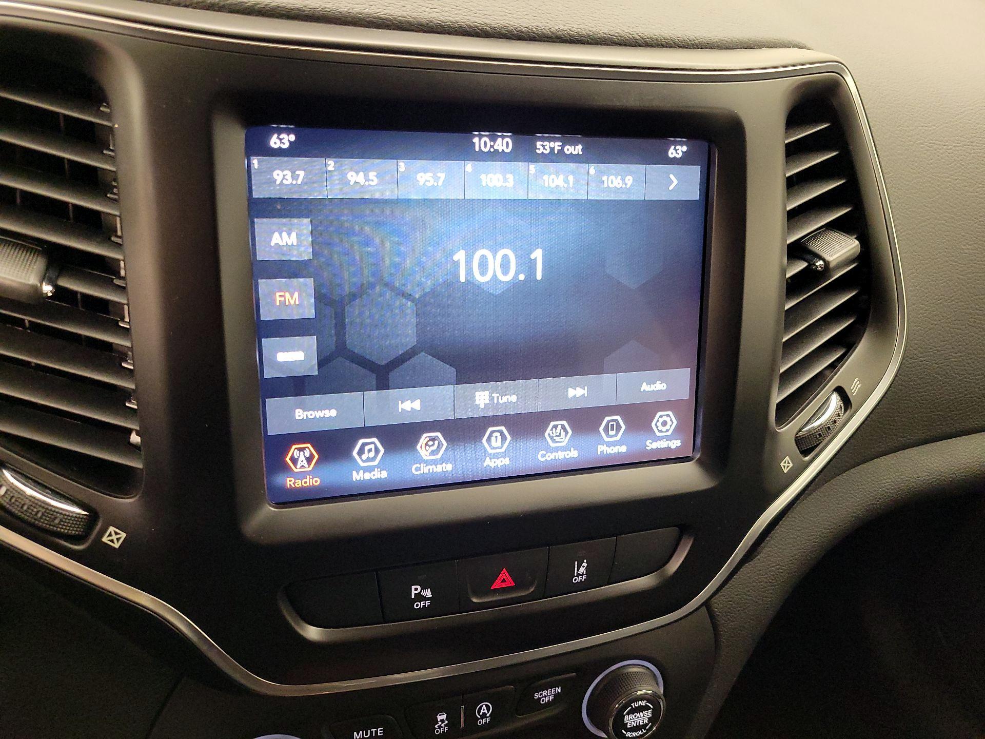 Thumbnail: 2022 Jeep Cherokee - 15