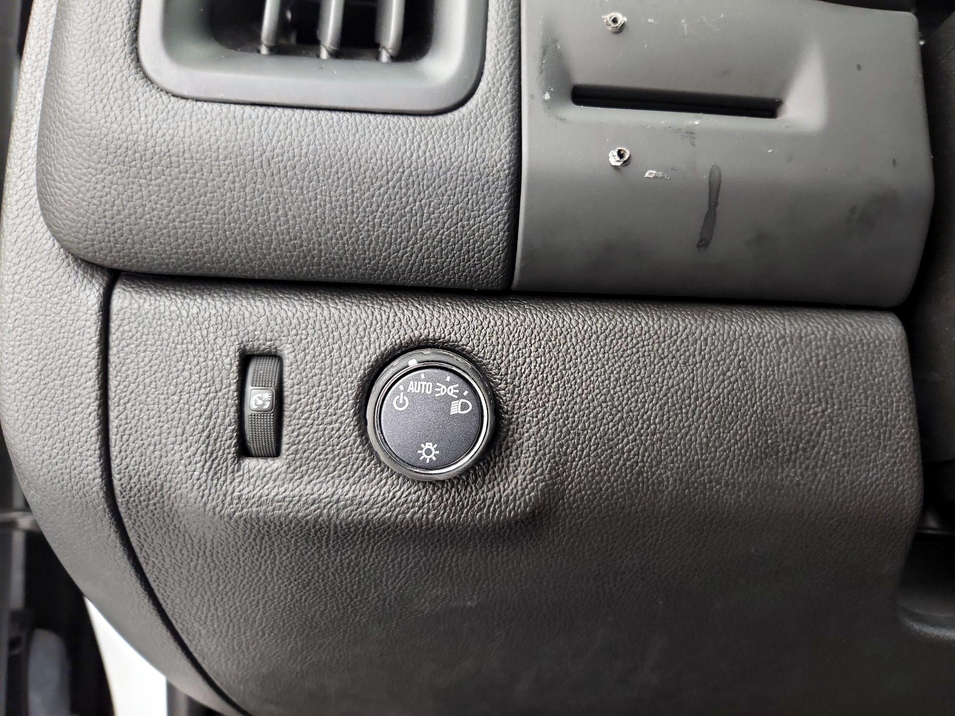 Thumbnail: 2022 Chevrolet Colorado - 13