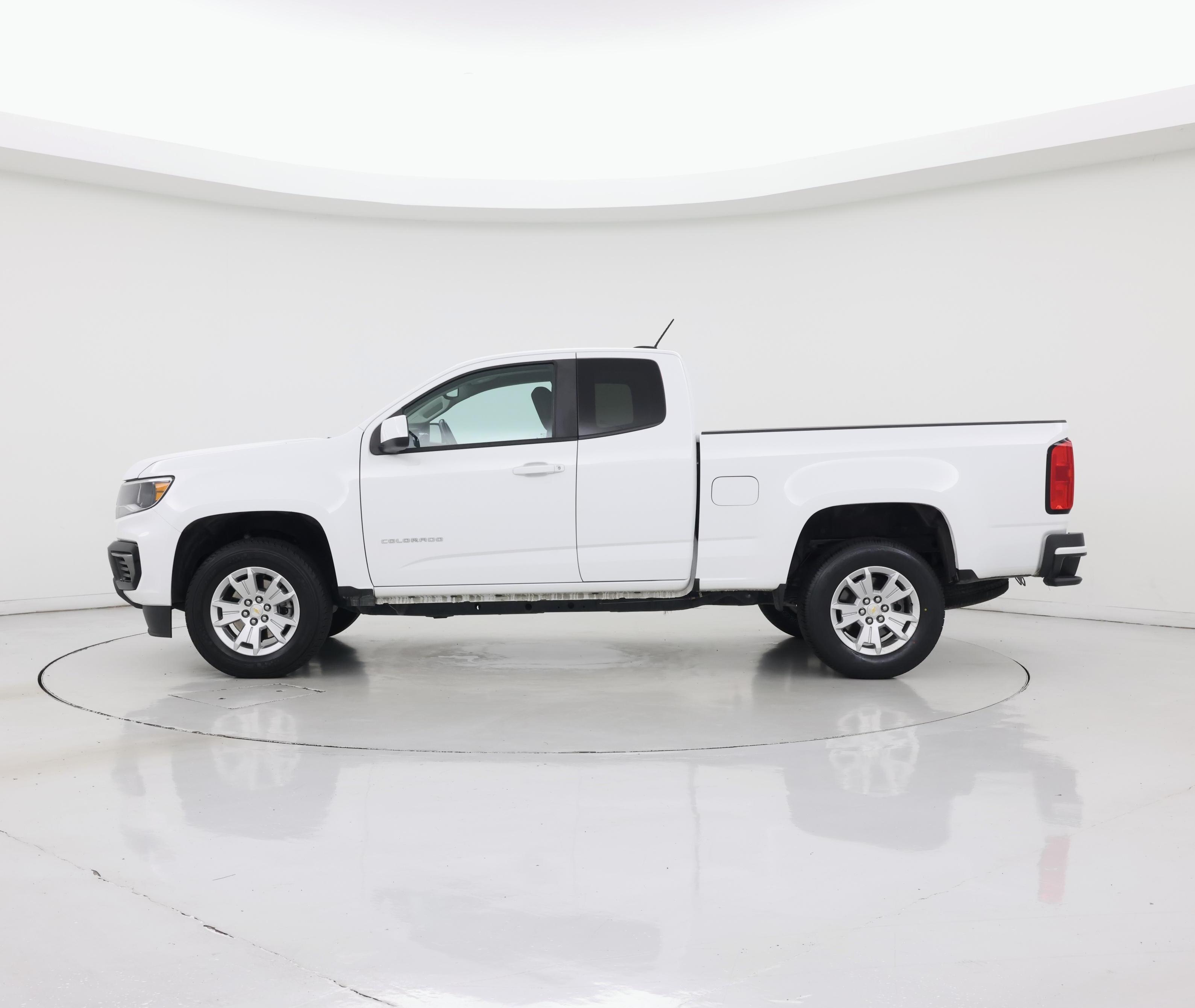 Thumbnail: 2022 Chevrolet Colorado - 3