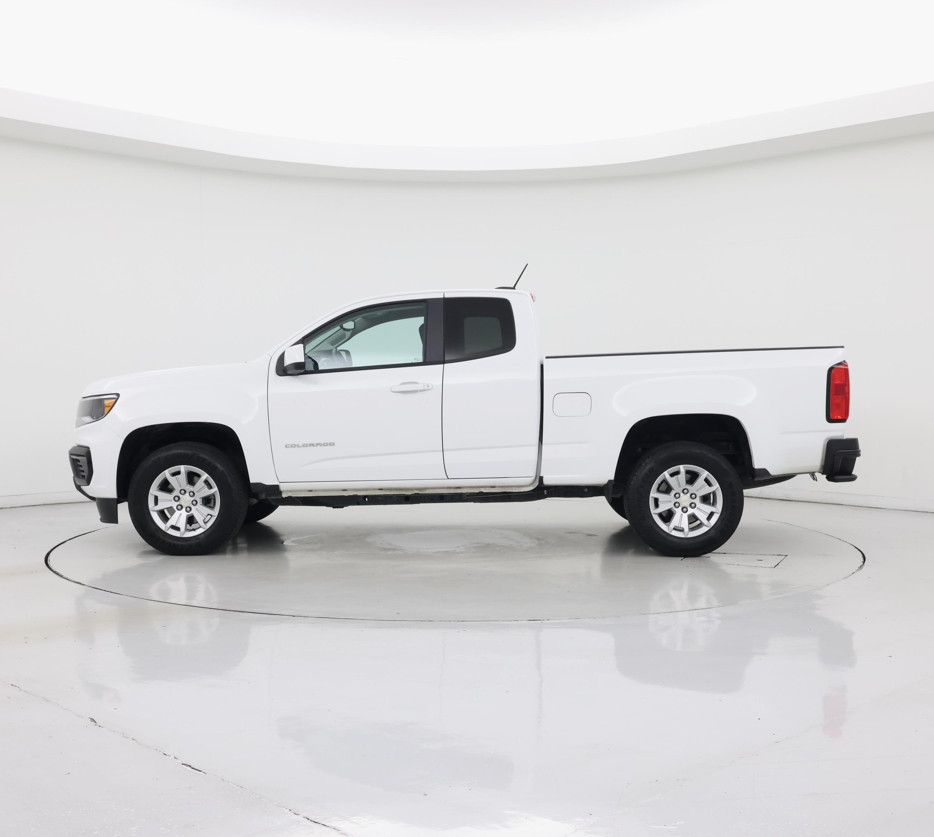 Thumbnail: 2021 Chevrolet Colorado - 3