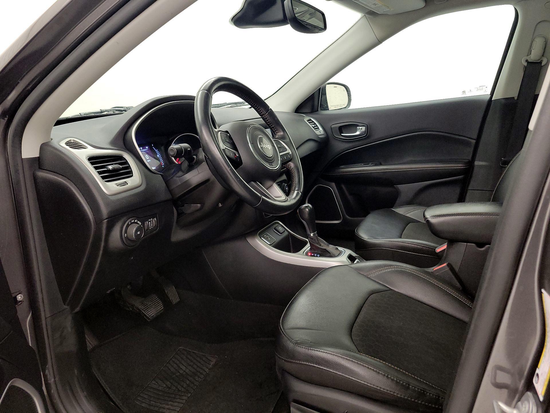 Thumbnail: 2020 Jeep Compass - 11