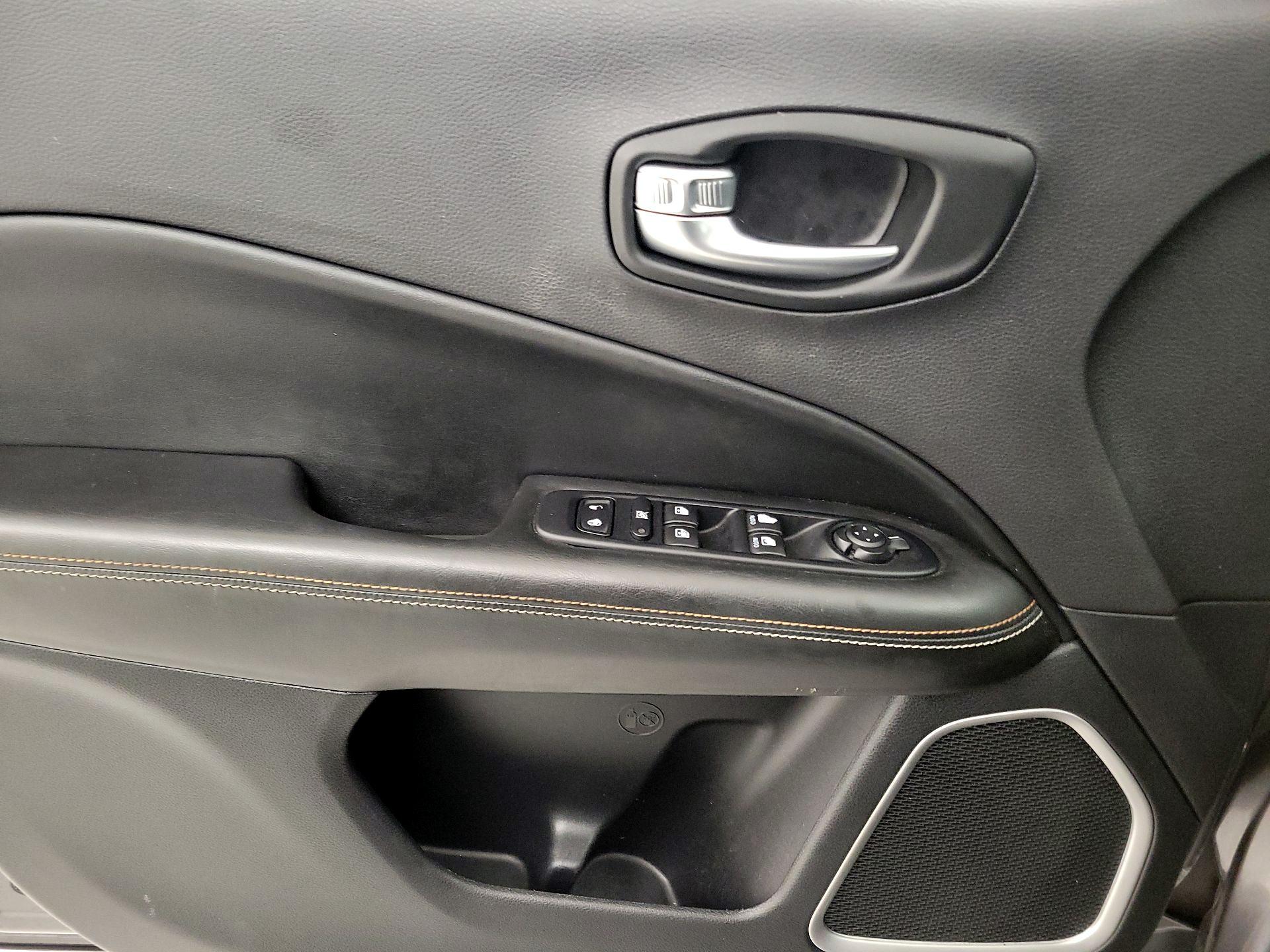 Thumbnail: 2020 Jeep Compass - 12