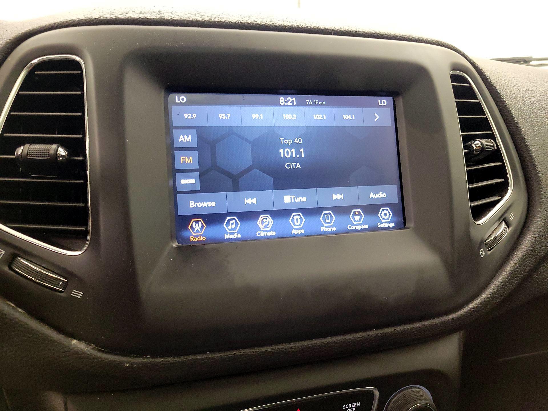 Thumbnail: 2020 Jeep Compass - 15