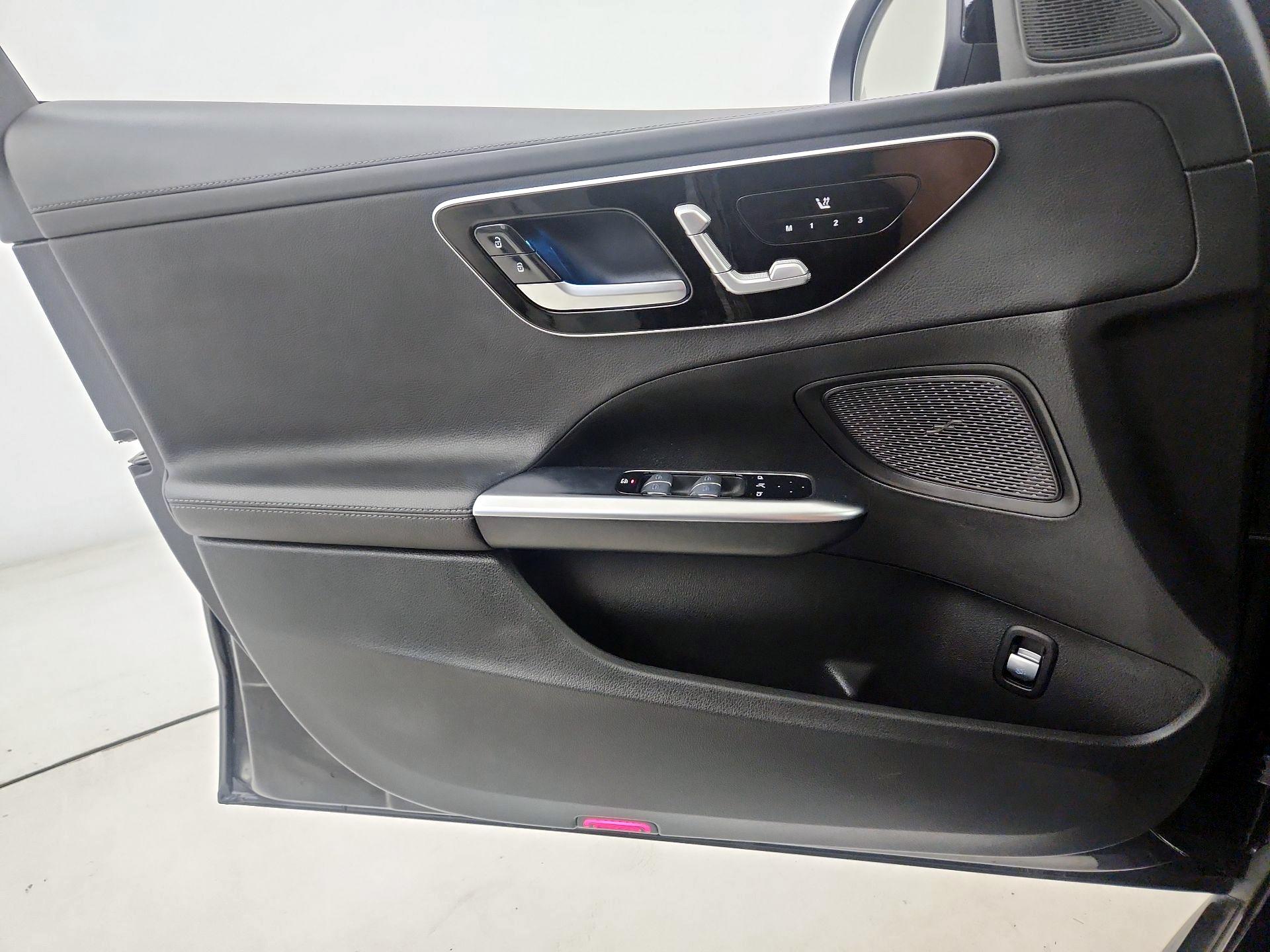 Thumbnail: 2022 Mercedes-Benz C-Class - 12