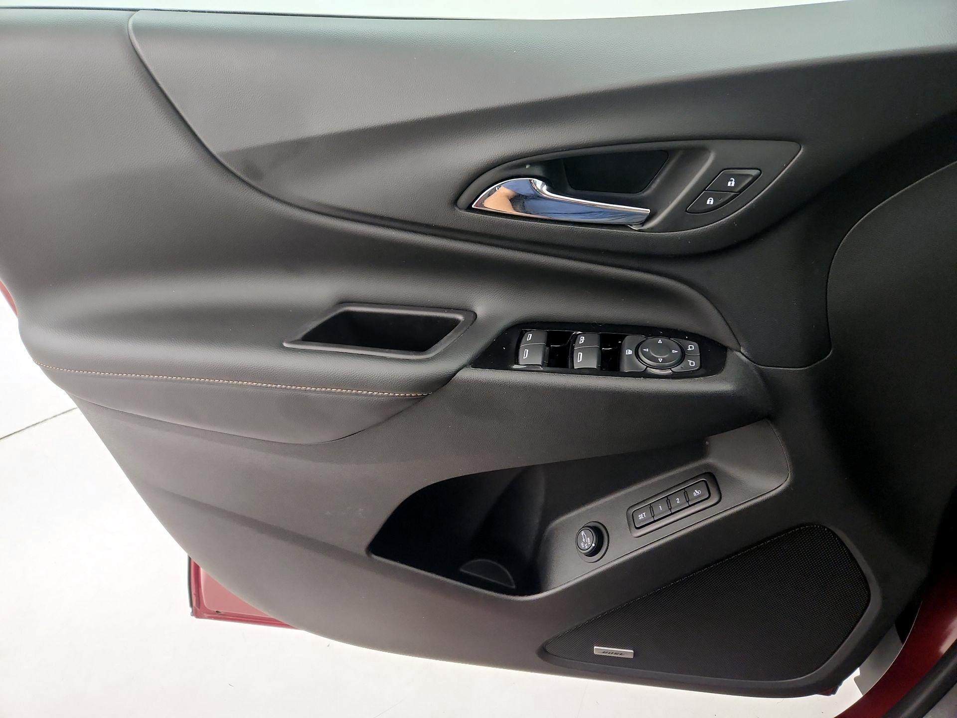 Thumbnail: 2022 Chevrolet Equinox - 12