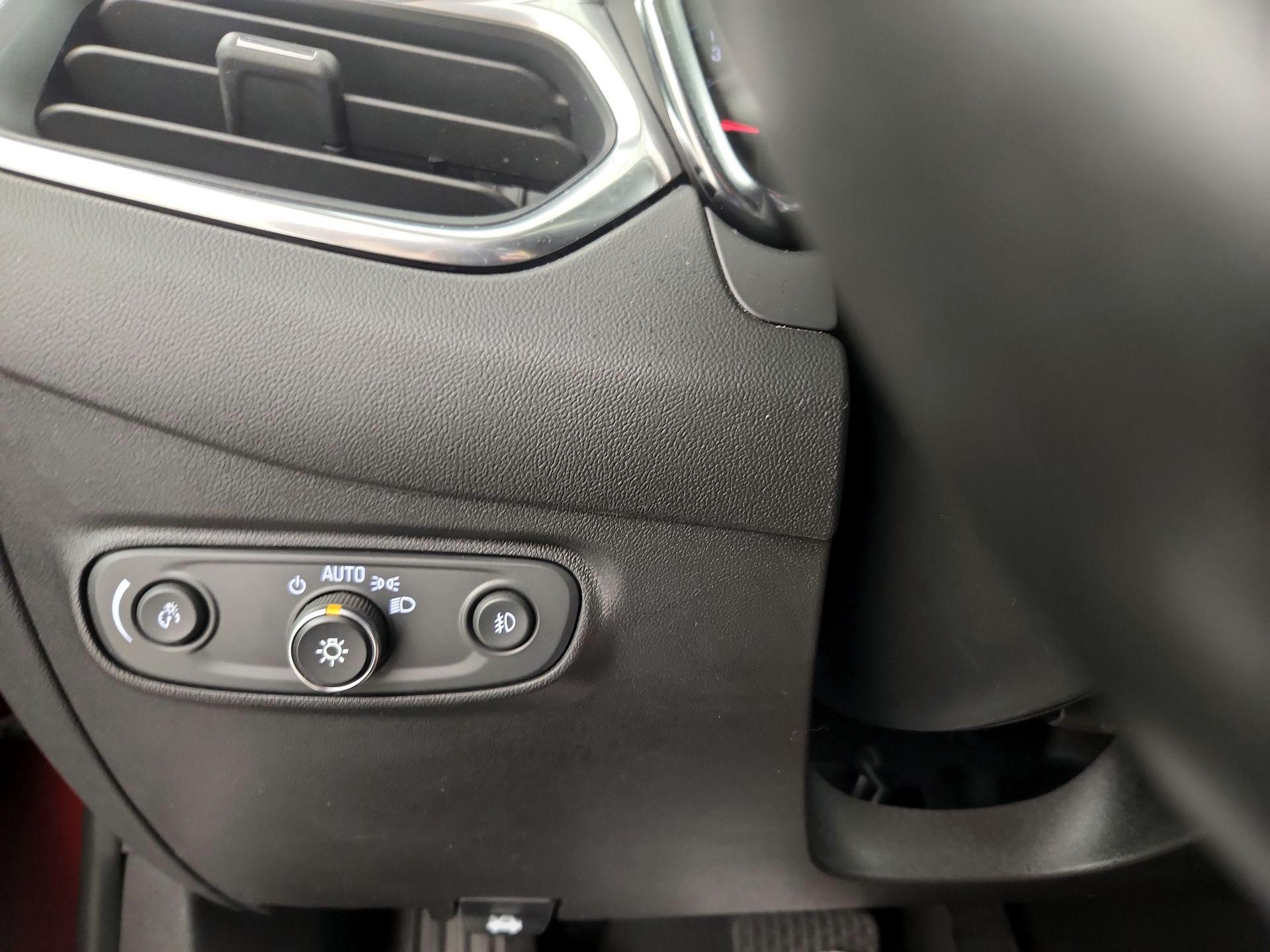 Thumbnail: 2022 Chevrolet Equinox - 13