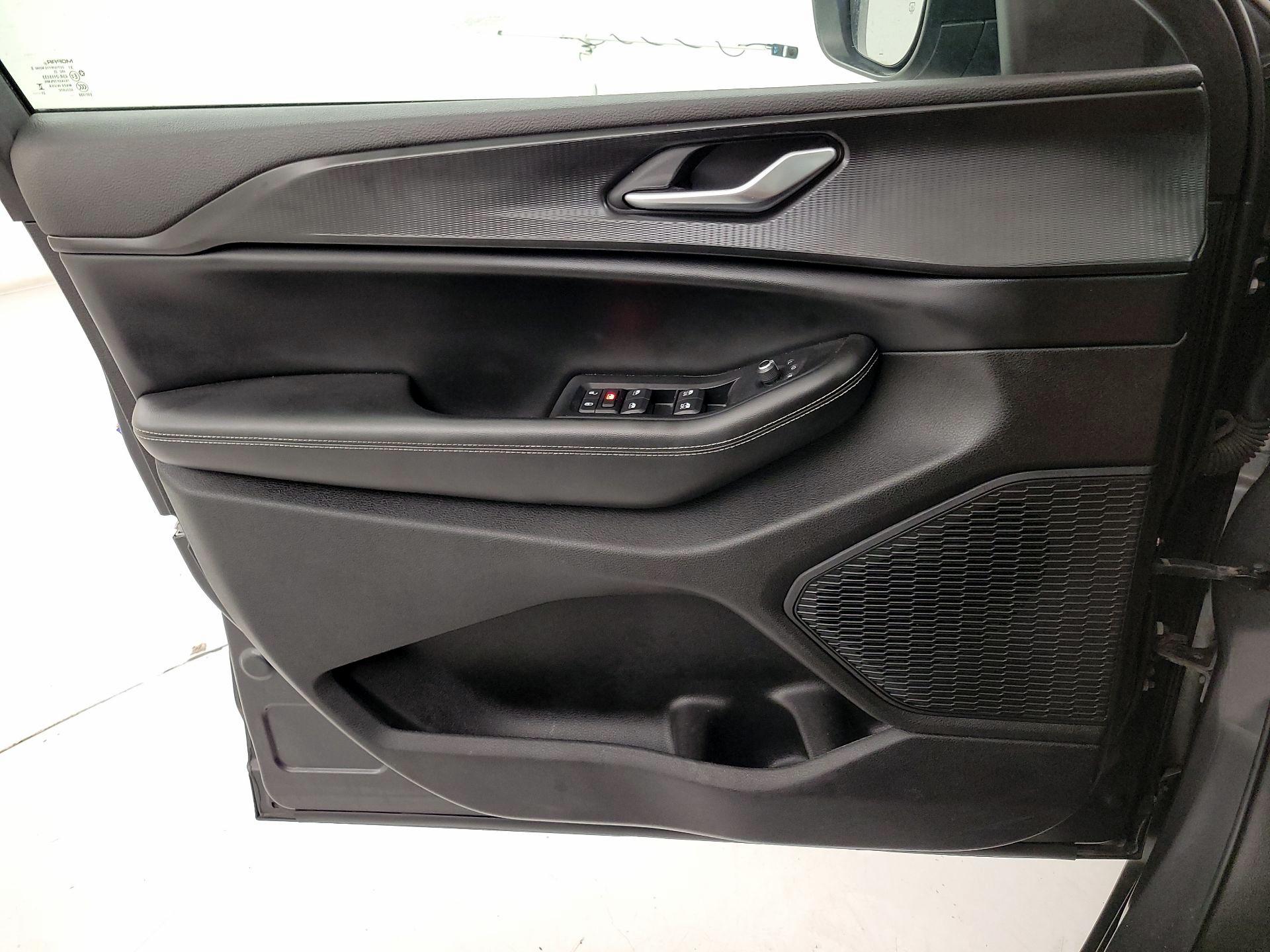 Thumbnail: 2023 Jeep Grand Cherokee - 12