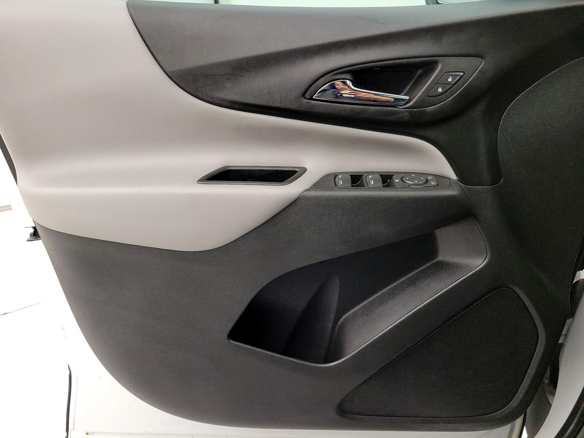 Thumbnail: 2022 Chevrolet Equinox - 12