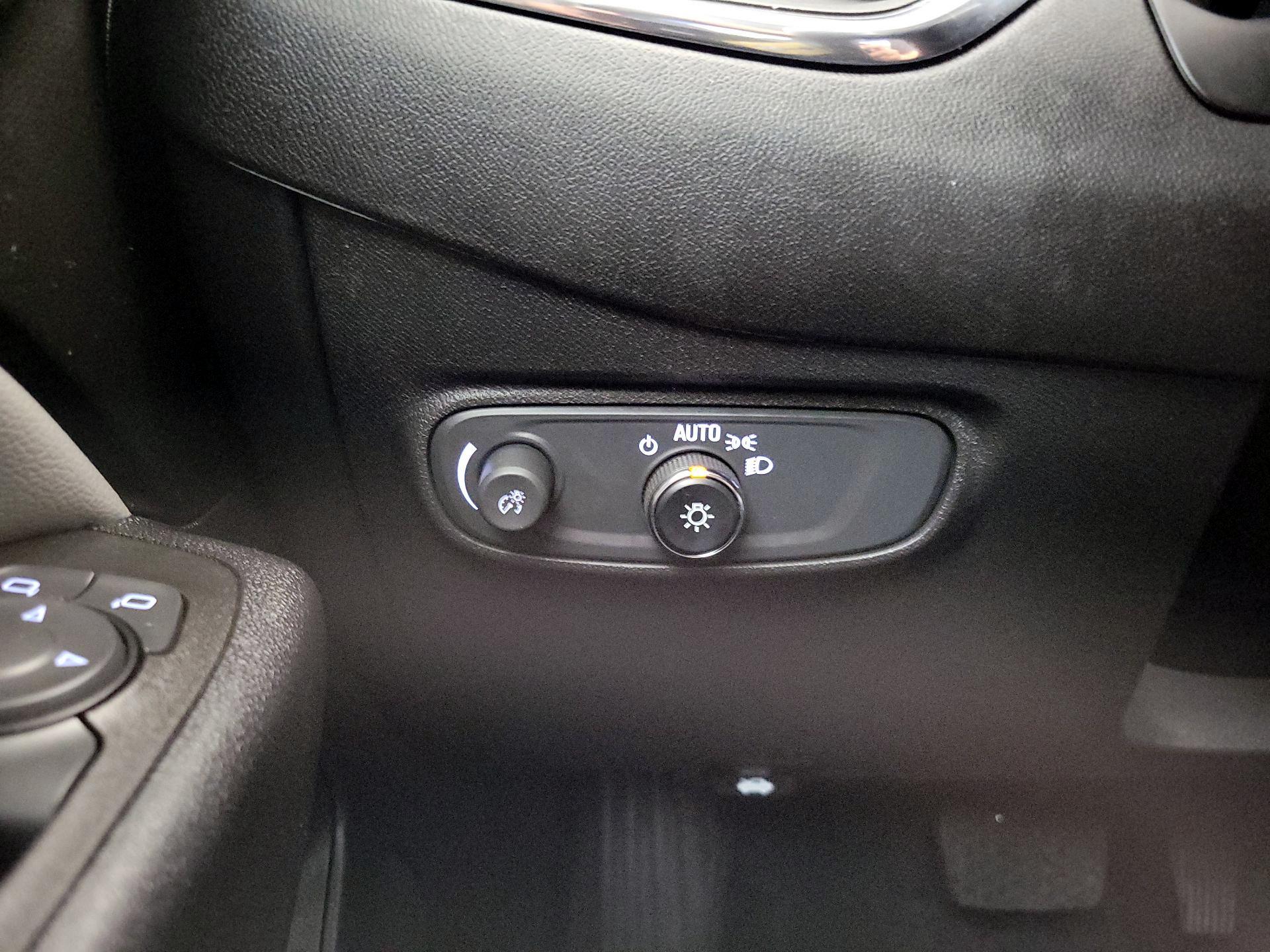 Thumbnail: 2022 Chevrolet Equinox - 13