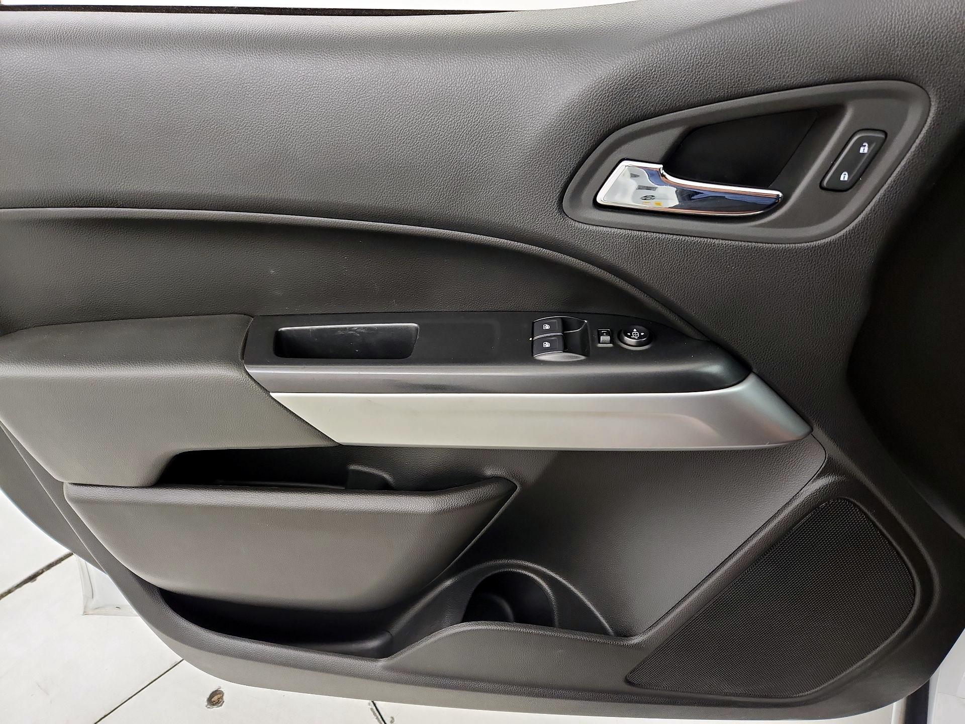 Thumbnail: 2022 Chevrolet Colorado - 12