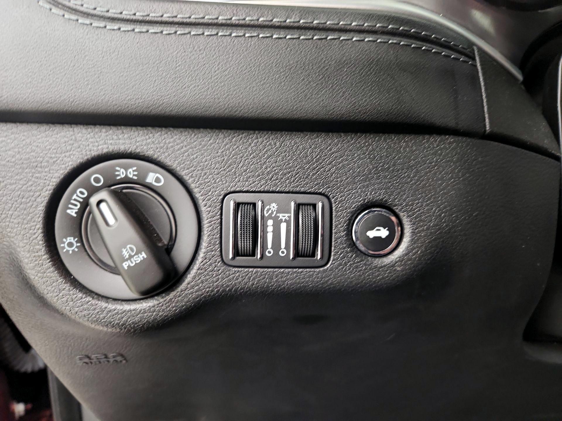 Thumbnail: 2020 Dodge Charger - 13