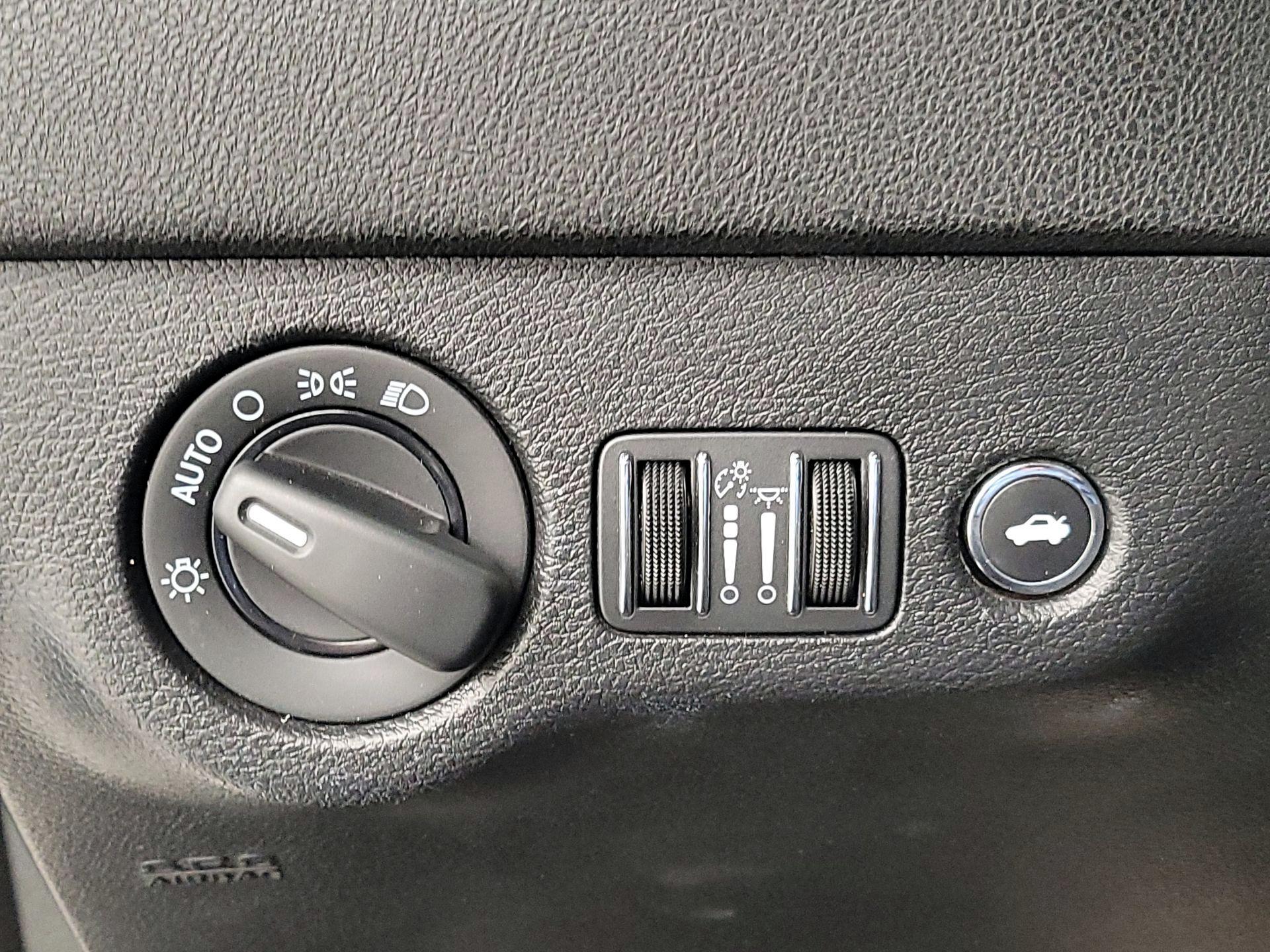 Thumbnail: 2021 Dodge Charger - 13