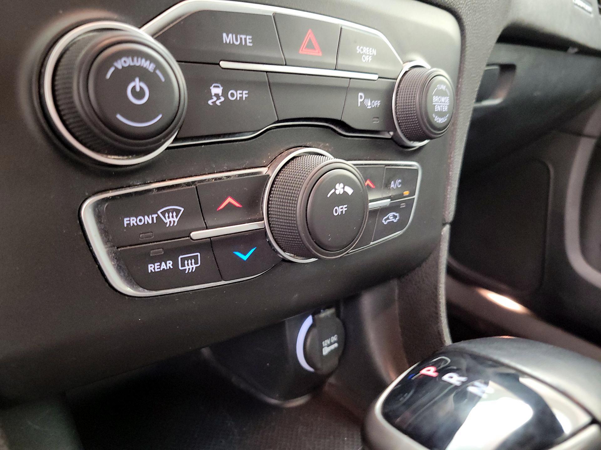 Thumbnail: 2021 Dodge Charger - 16