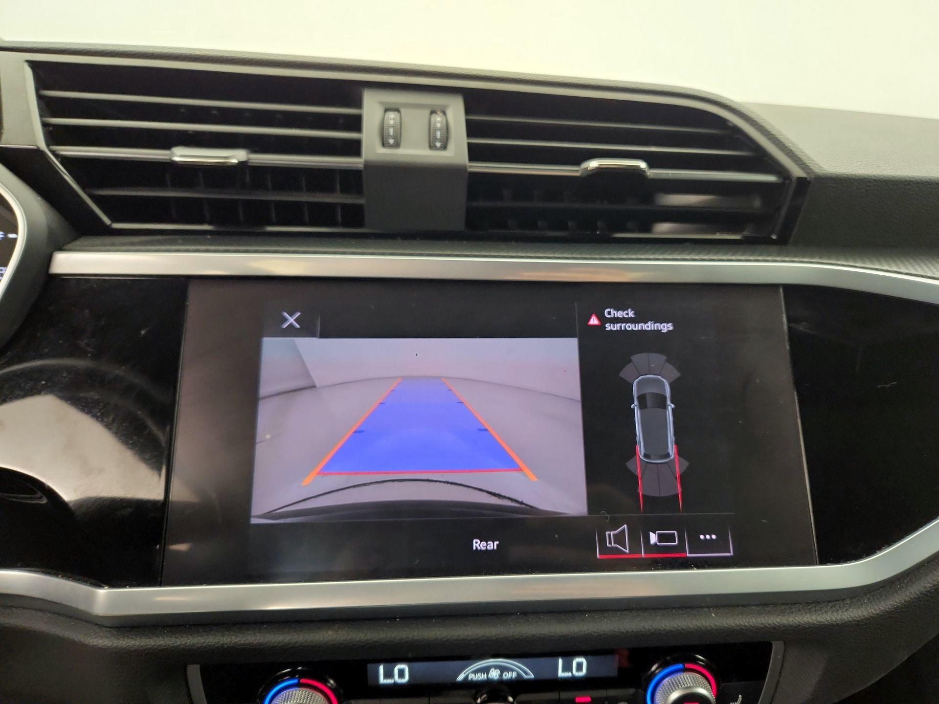 Thumbnail: 2022 Audi Q3 - 14