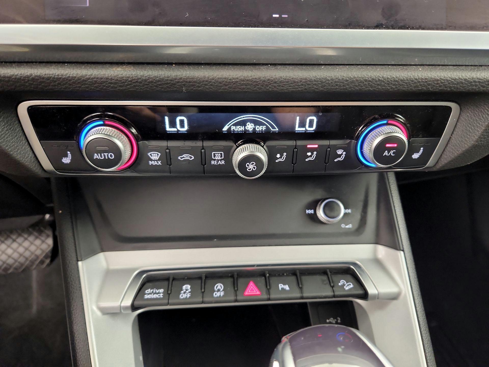 Thumbnail: 2022 Audi Q3 - 16