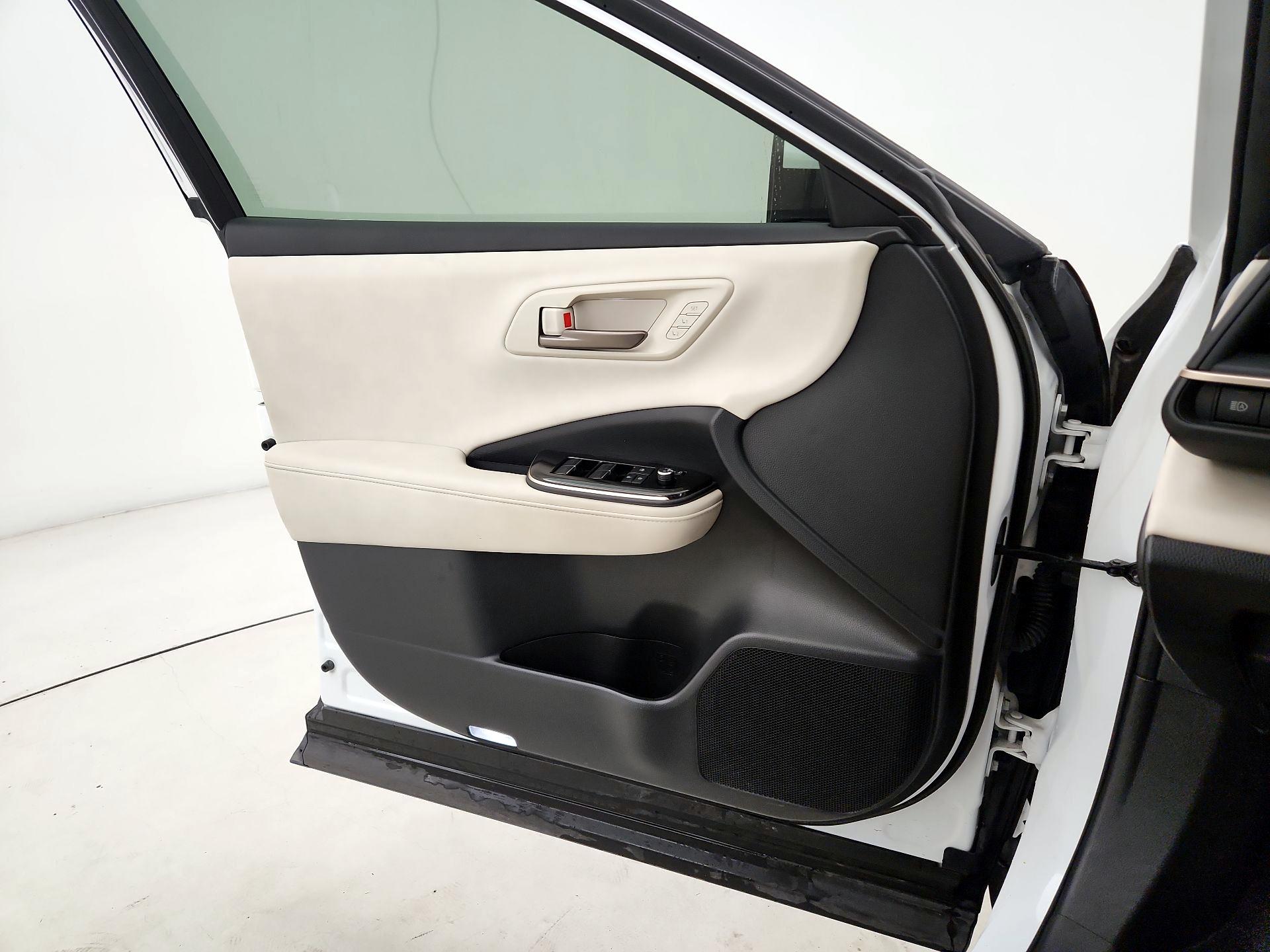 Thumbnail: 2024 Toyota Crown - 12