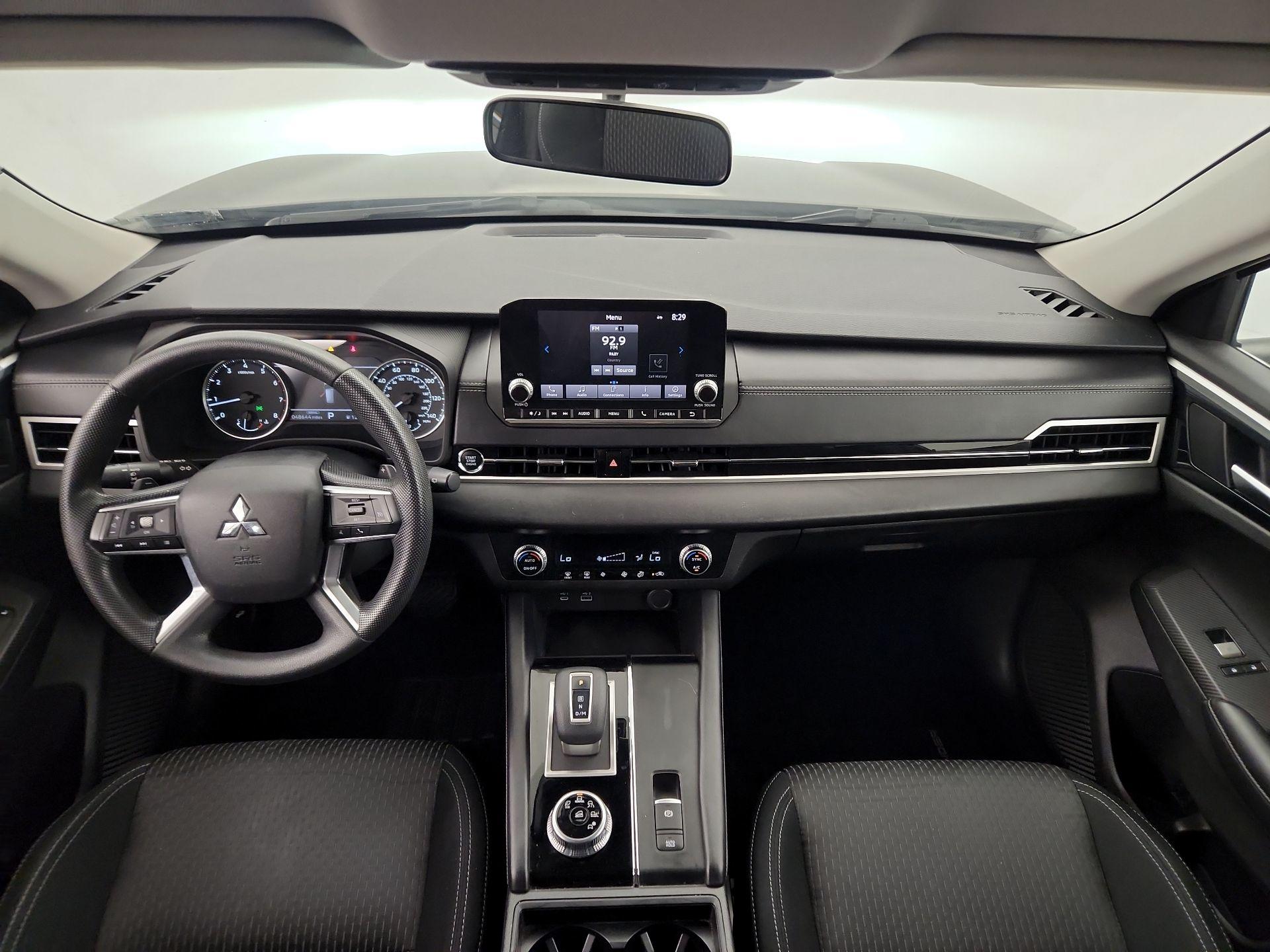 Thumbnail: 2022 Mitsubishi Outlander - 9