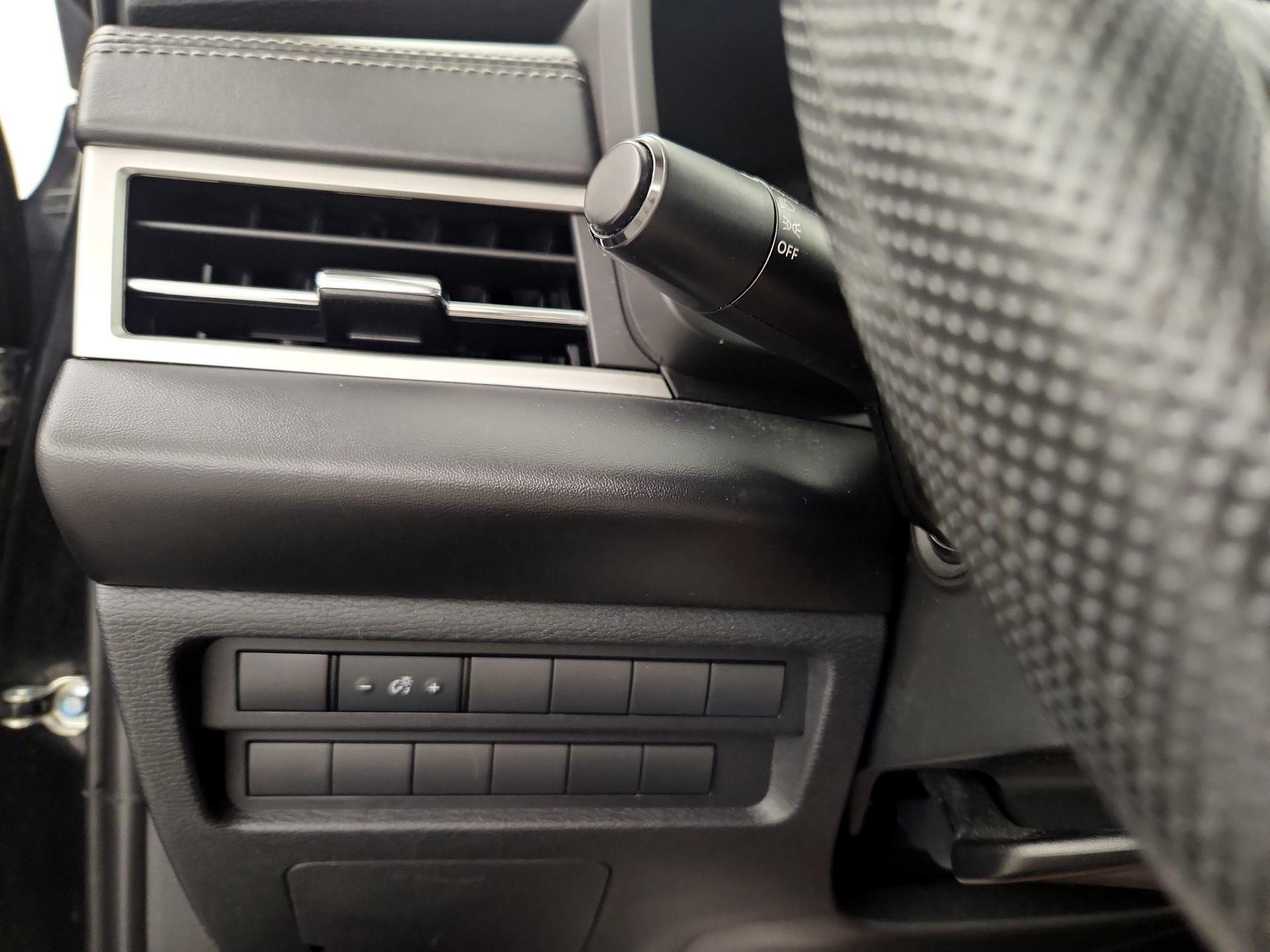 Thumbnail: 2022 Mitsubishi Outlander - 13