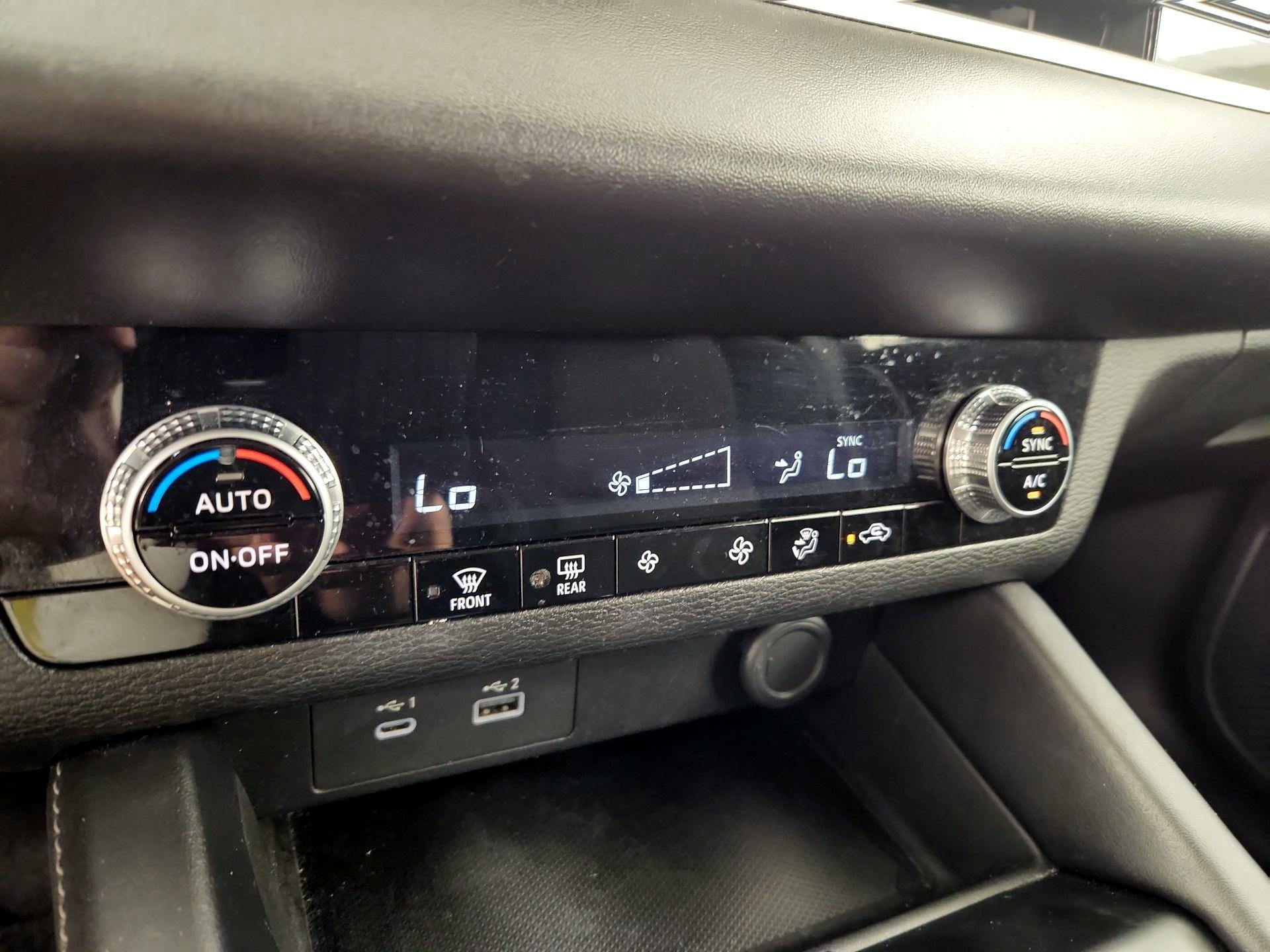 Thumbnail: 2022 Mitsubishi Outlander - 16