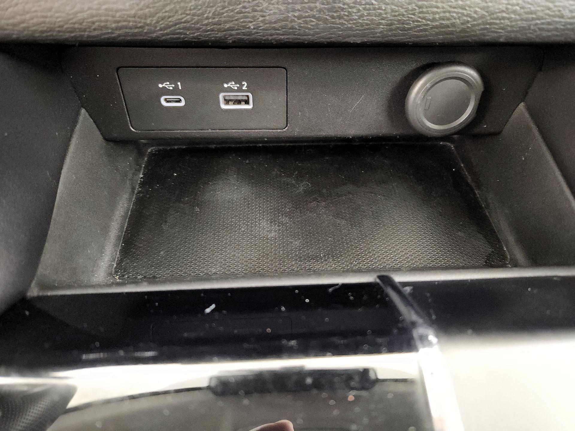 Thumbnail: 2022 Mitsubishi Outlander - 18