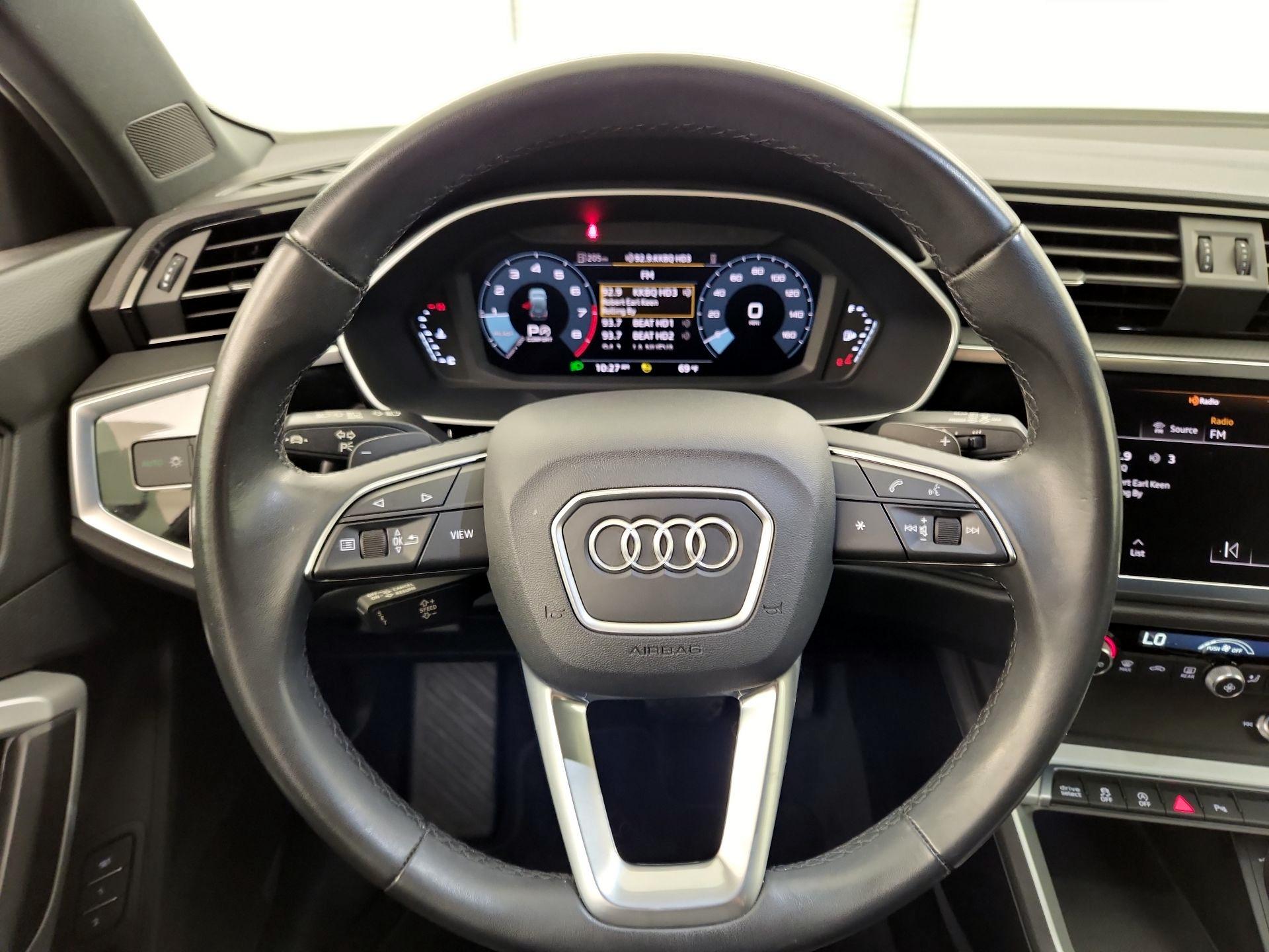 Thumbnail: 2023 Audi Q3 - 10