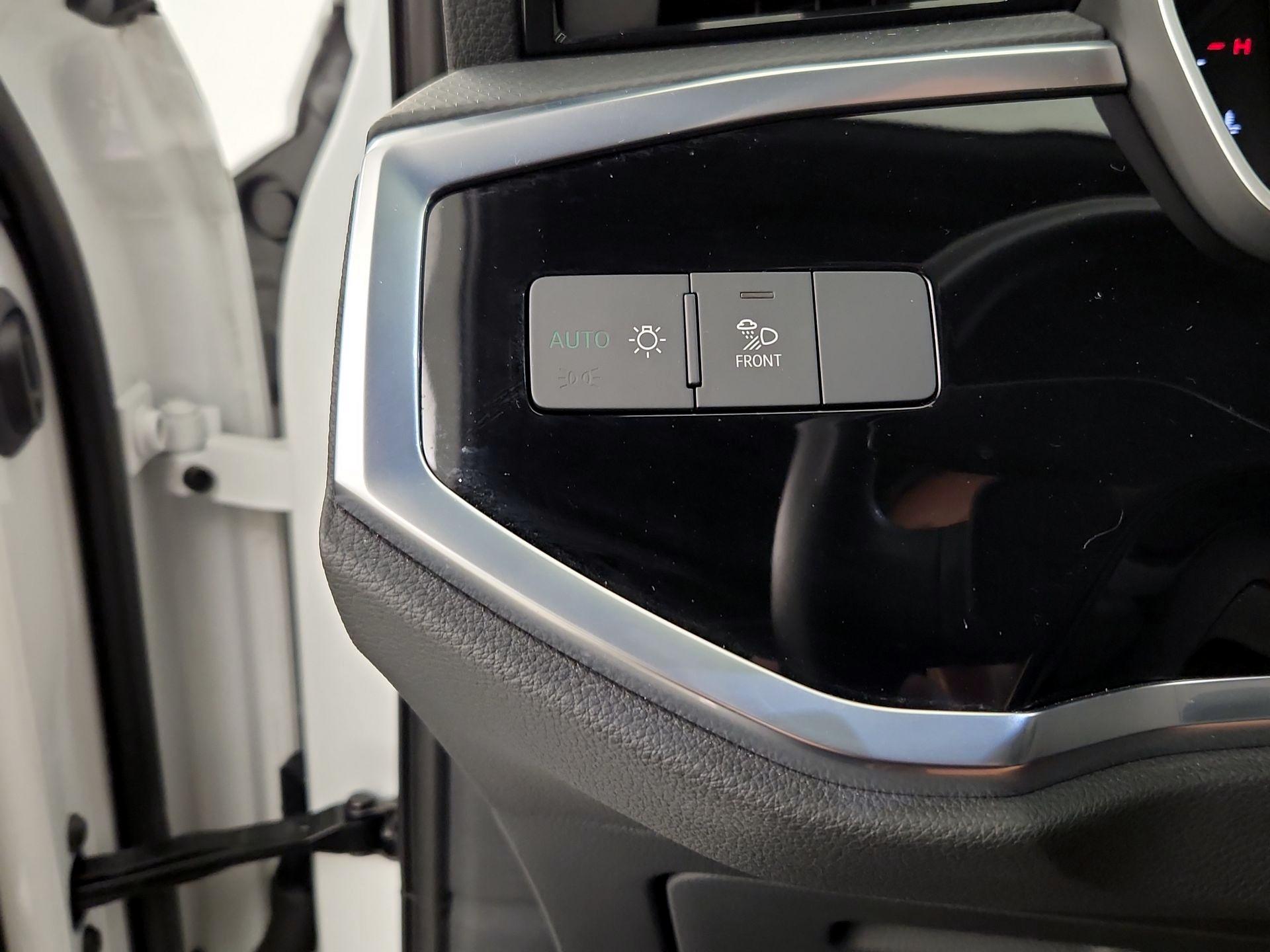 Thumbnail: 2023 Audi Q3 - 13