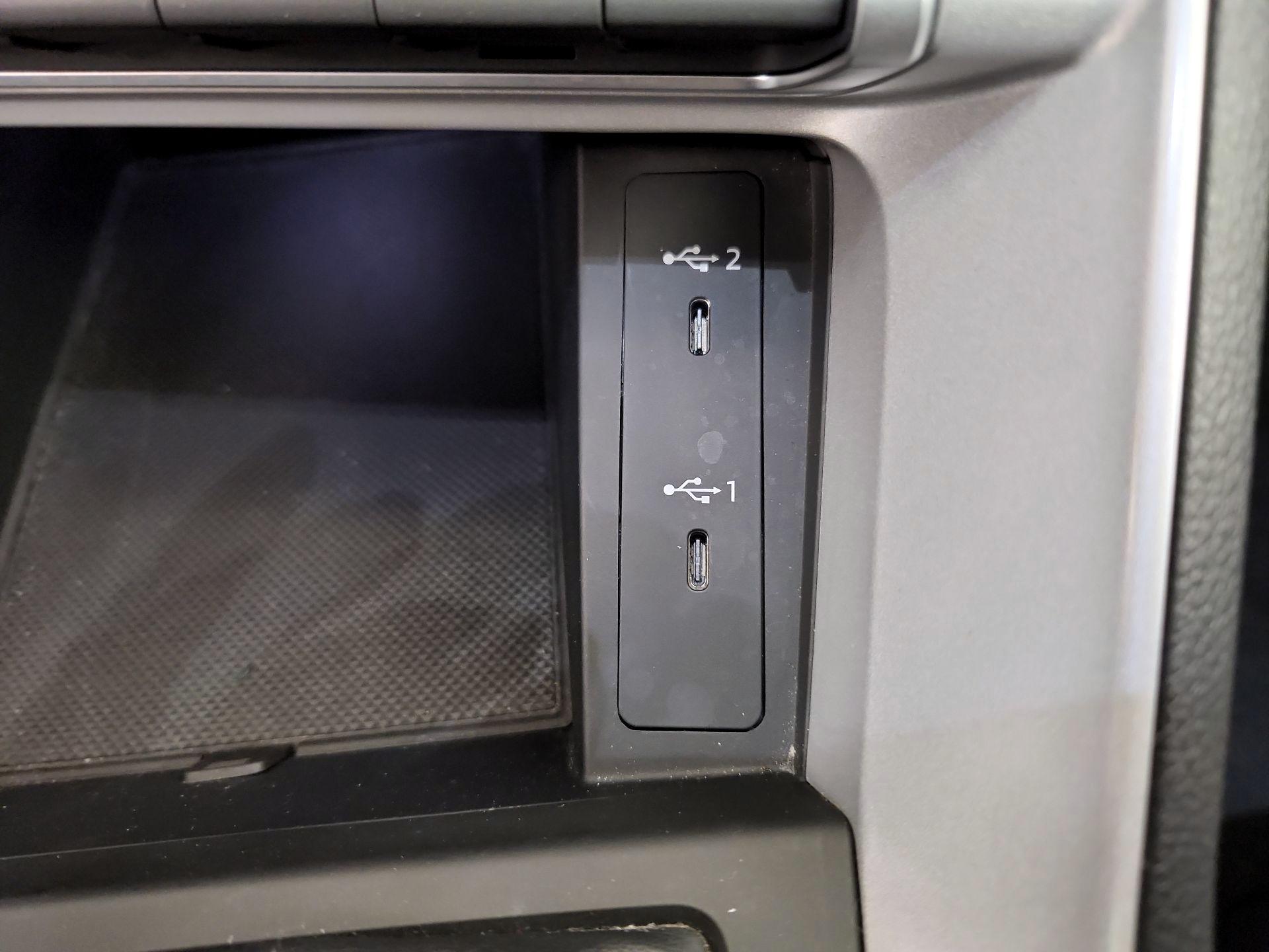 Thumbnail: 2023 Audi Q3 - 18