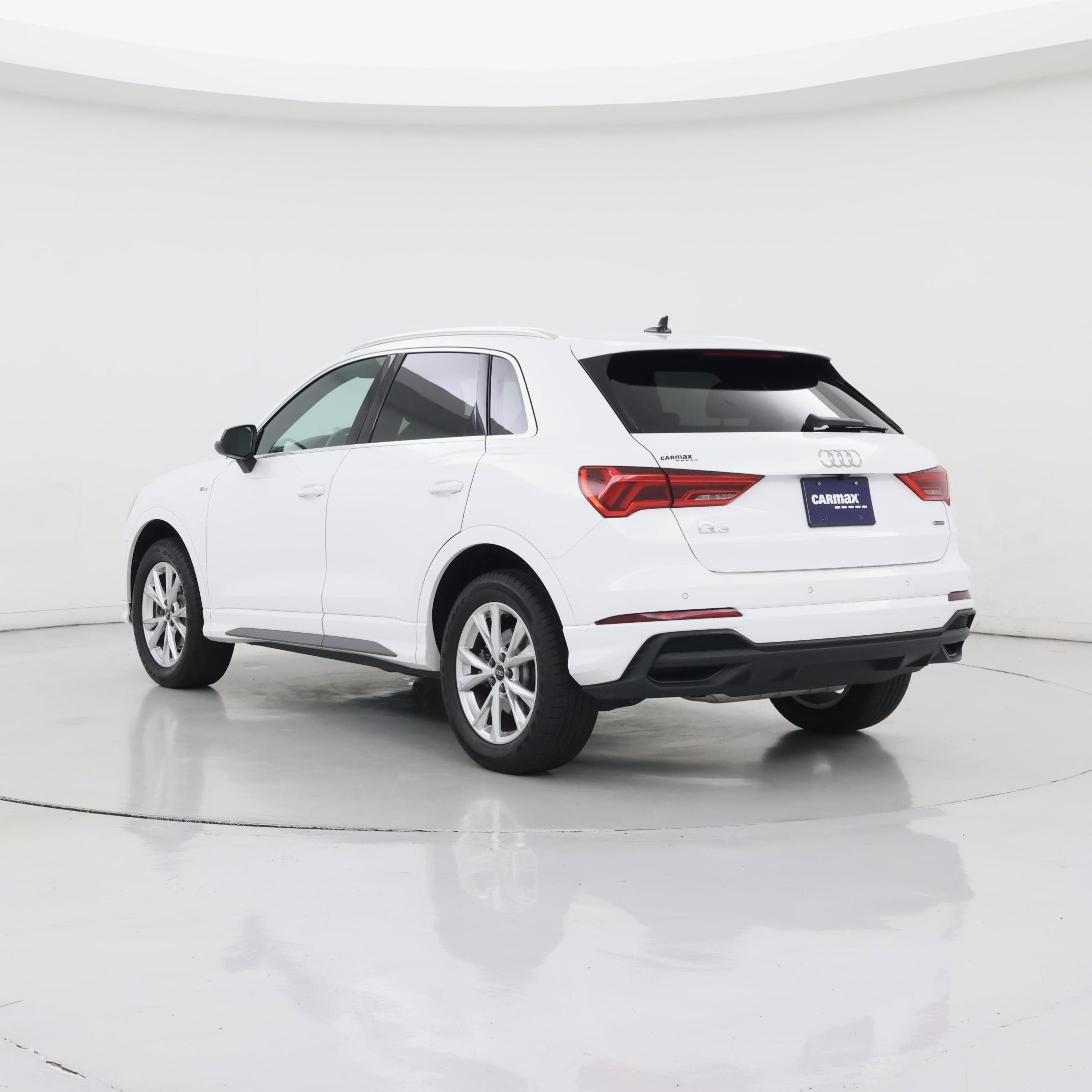 Thumbnail: 2023 Audi Q3 - 2